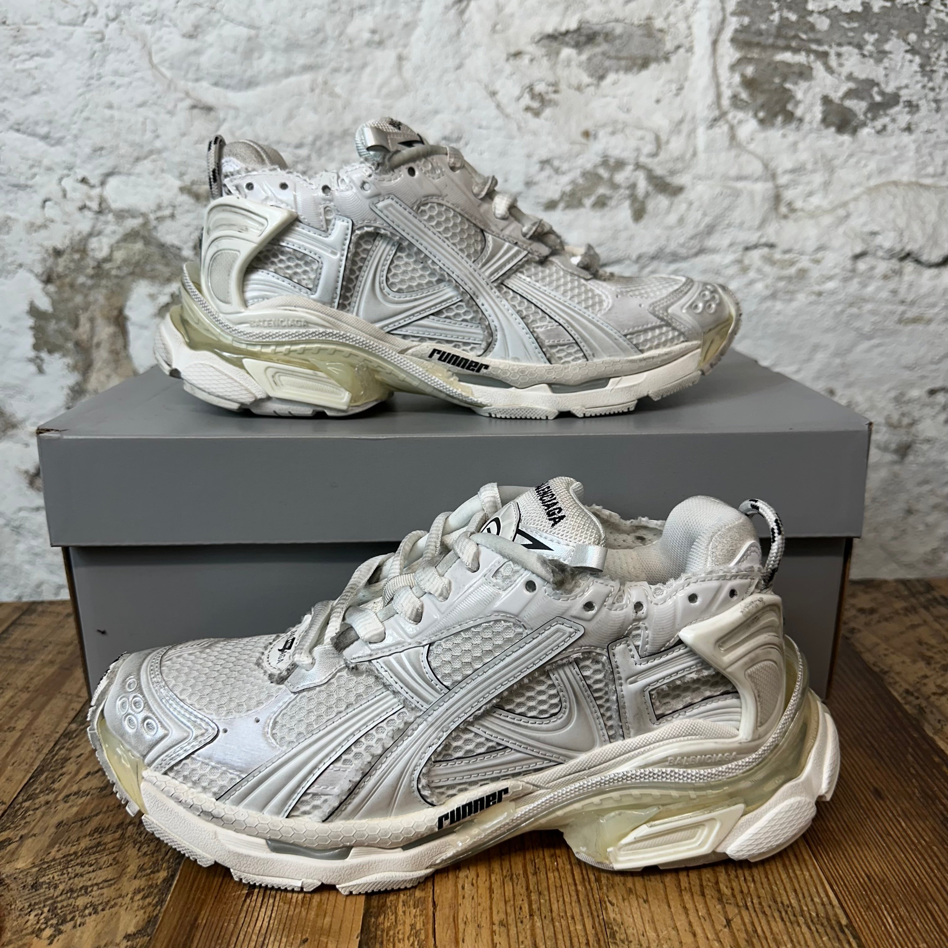 Balenciaga Runner Triple White Sneaker Sz 6.5 (39)