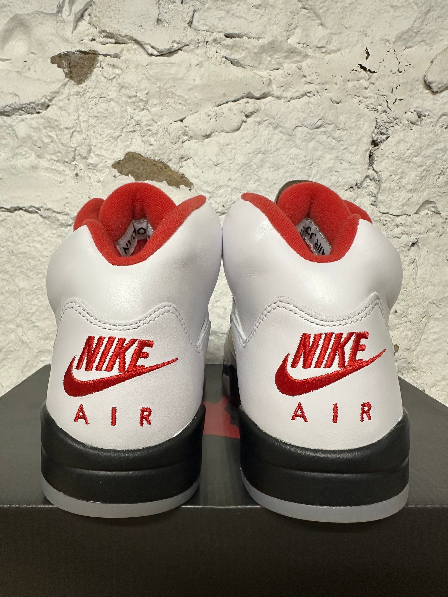 Air Jordan 5 Fire Red Silver Tongue Sz 8.5 DS