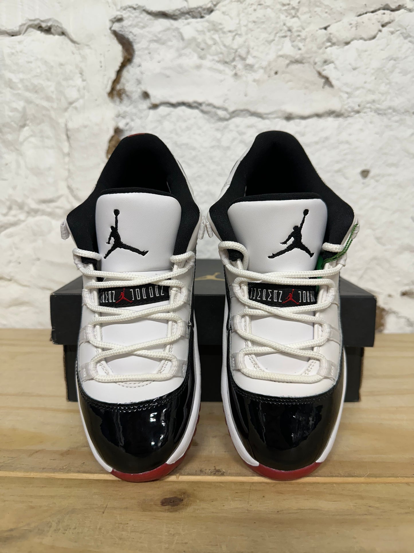 Air Jordan 11 Low Concord Bred Sz 2.5Y DS