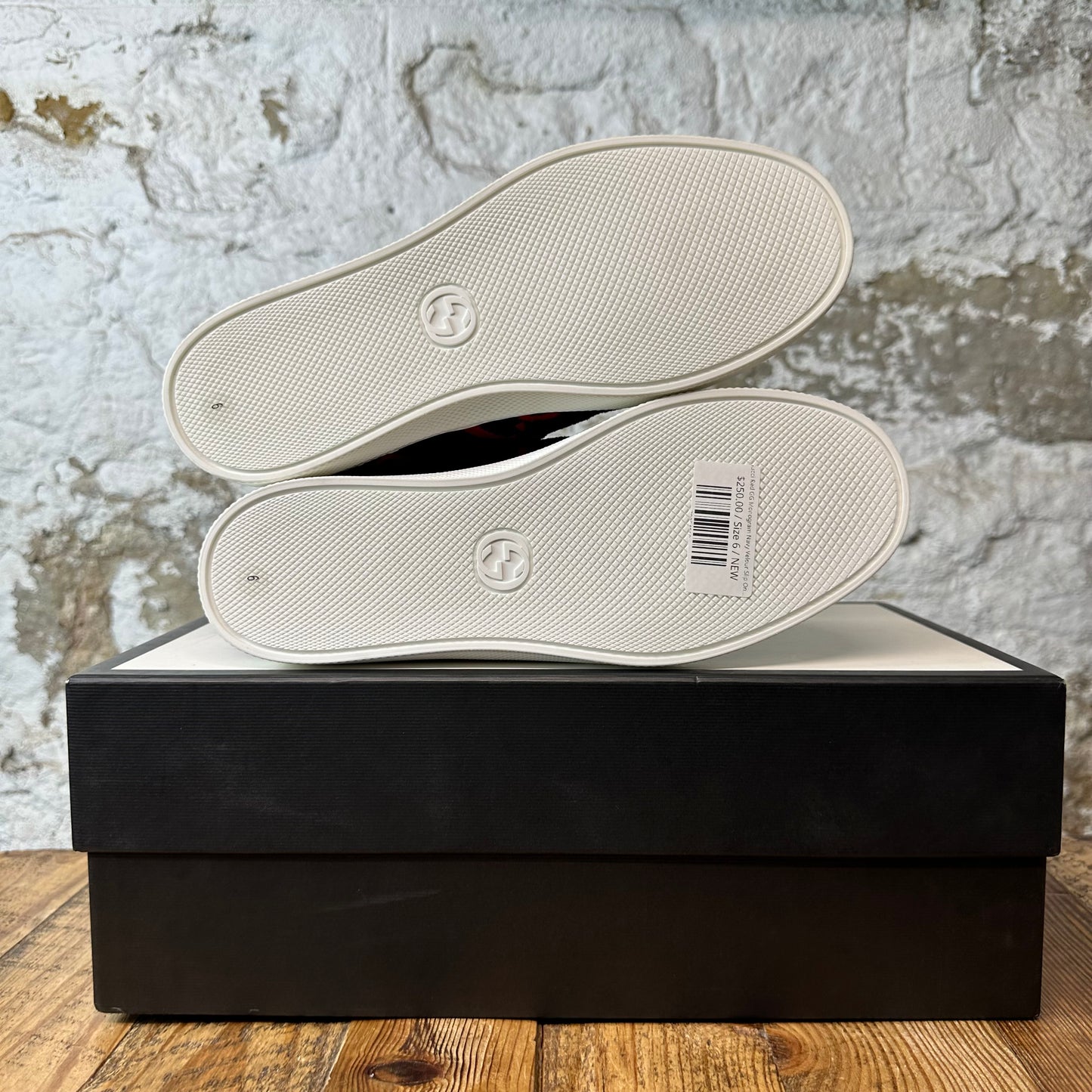 Gucci Red GG Monogram Navy Velour Slip On Sneaker Sz 6 DS