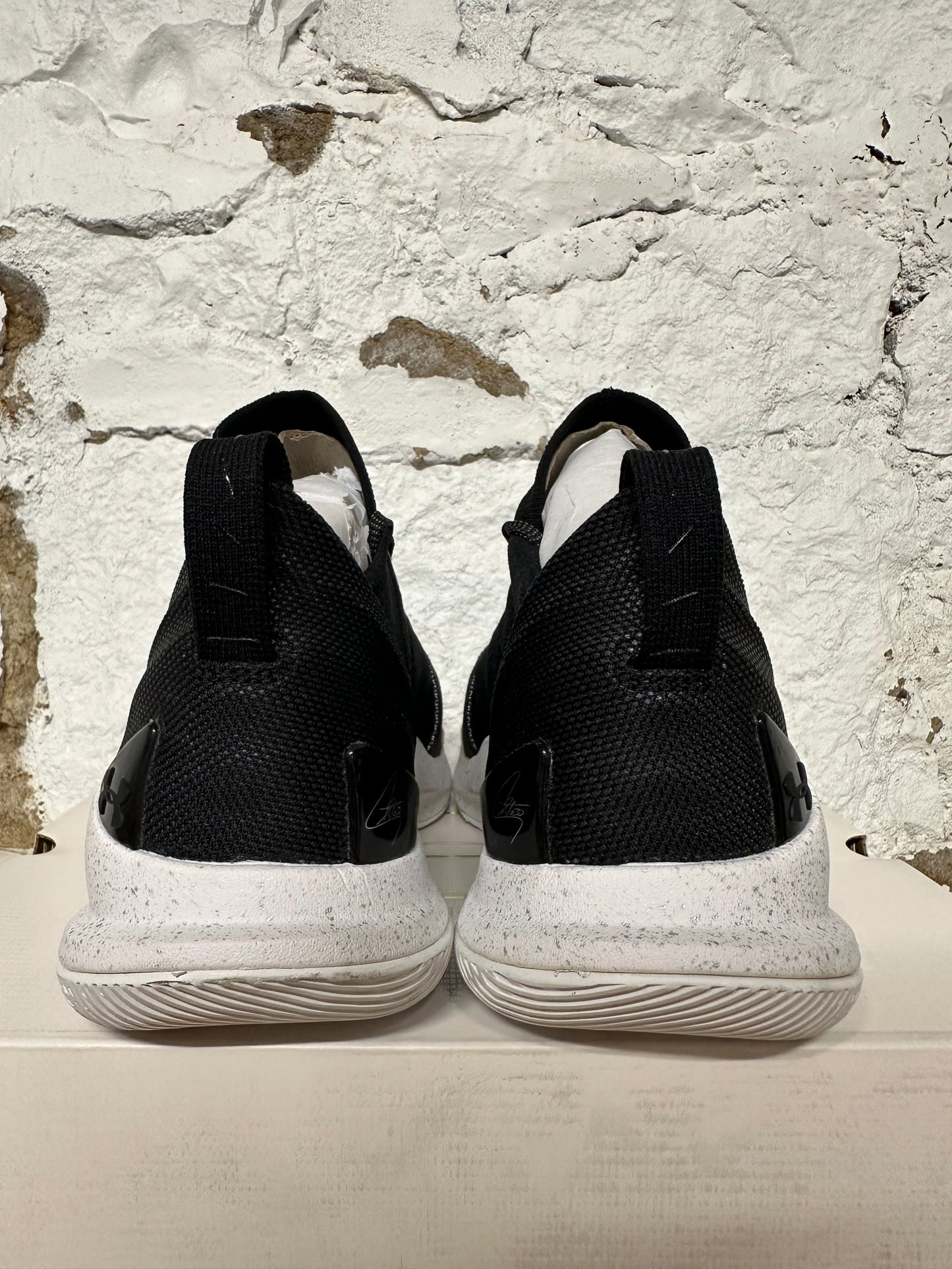 Under Armour Curry 5 Black Silver Sz 10.5 DS