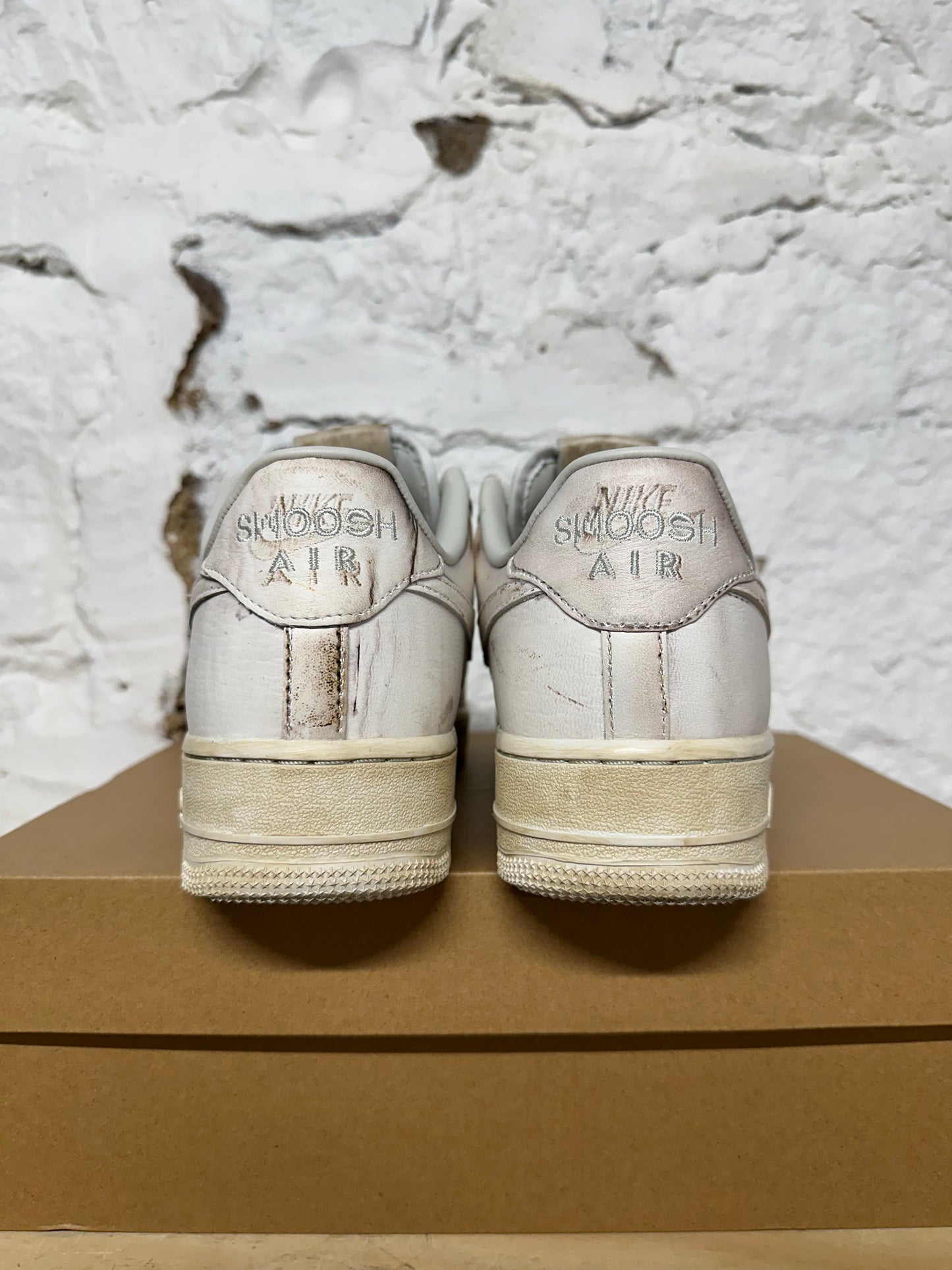 Nike Air Force 1 Low Dirty Triple White Sz 9.5