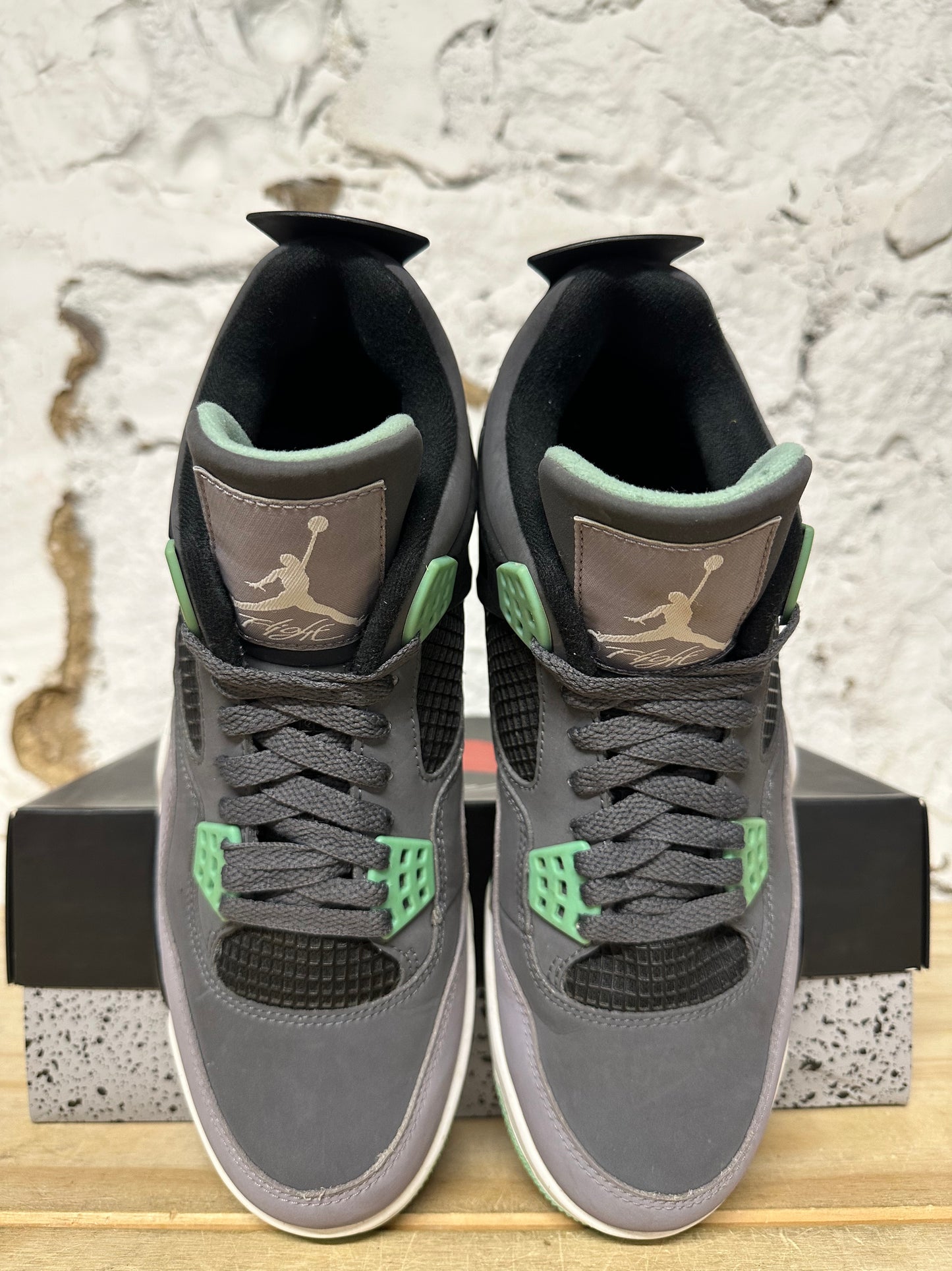 Air Jordan 4 Green Glow Sz 9.5