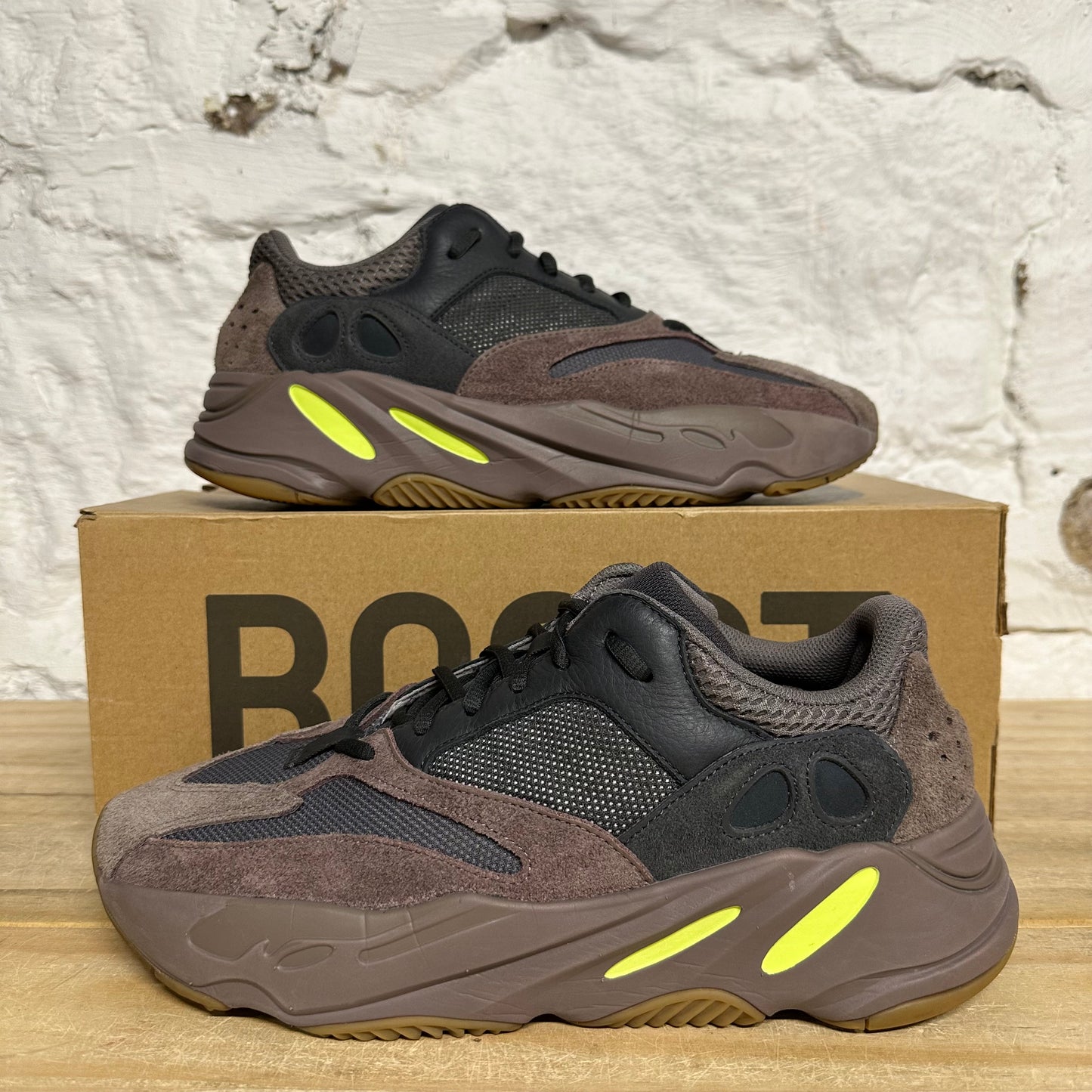 Yeezy 700 Mauve Sz 10.5