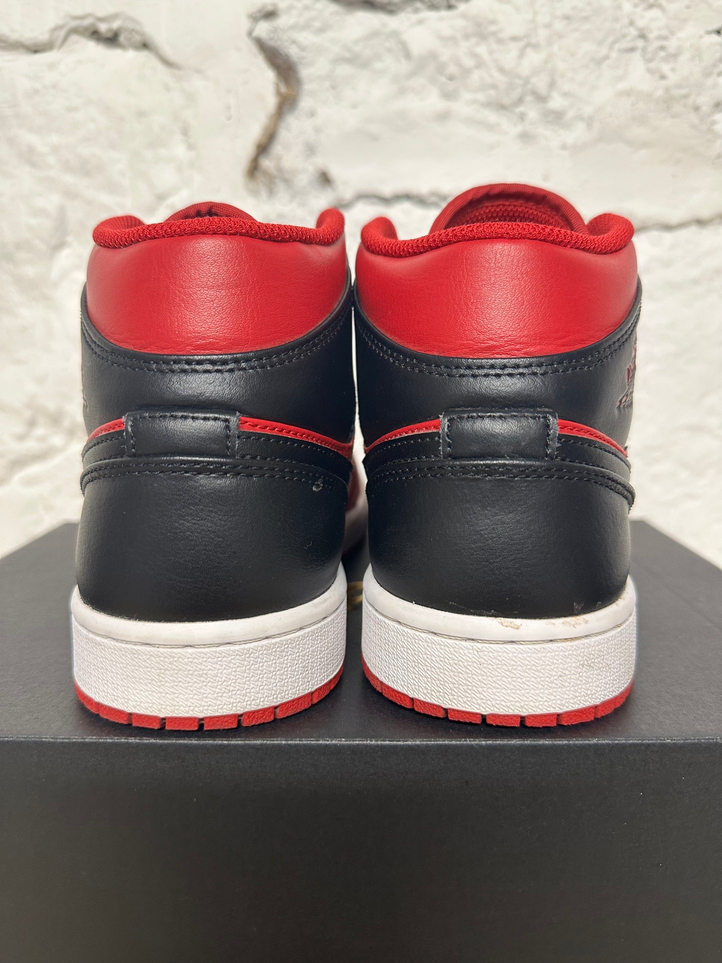 Air Jordan 1 Mid Reverse Bred Sz 7
