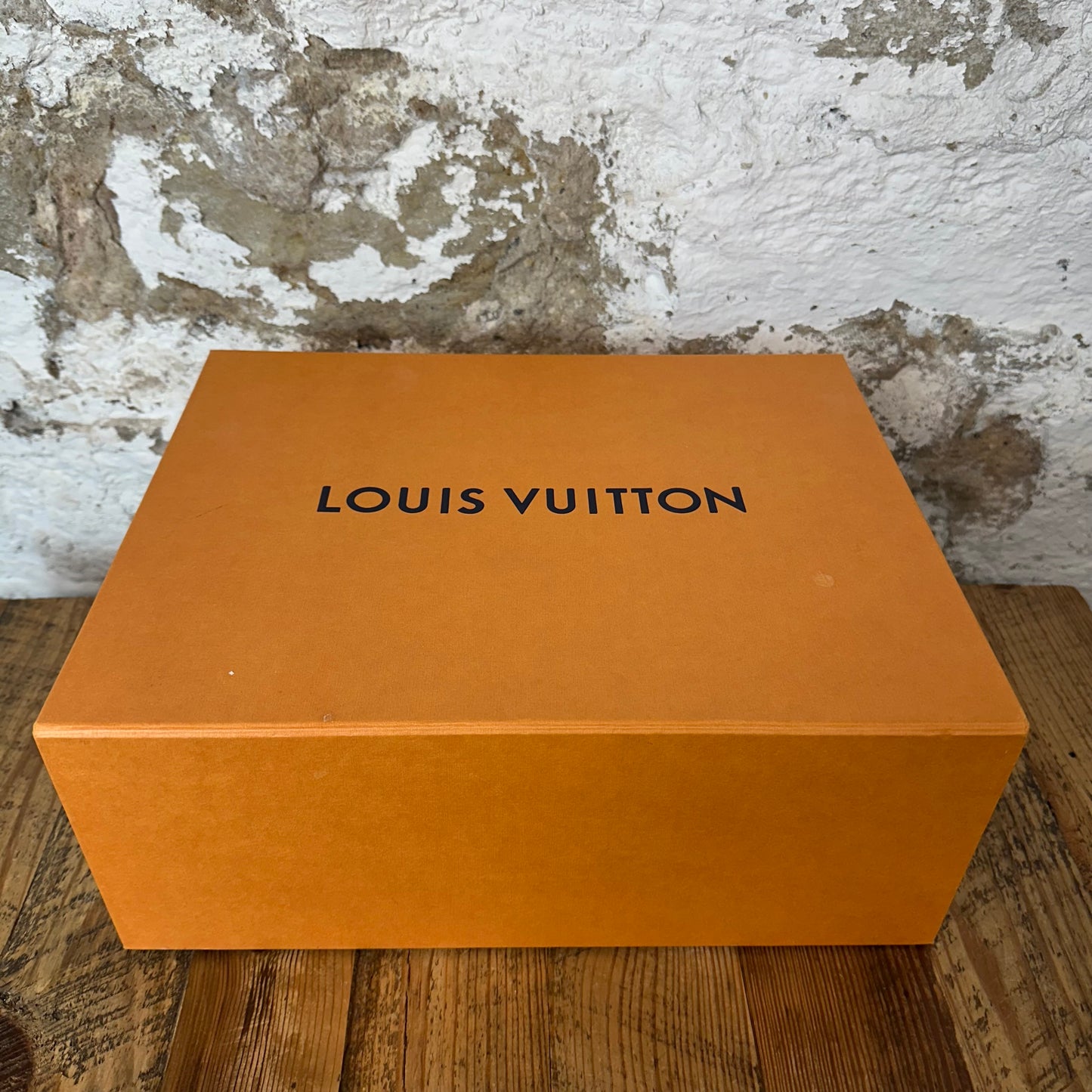 Louis Vuitton High Silver Monogram Rivoli Sneaker Sz 7 (40)