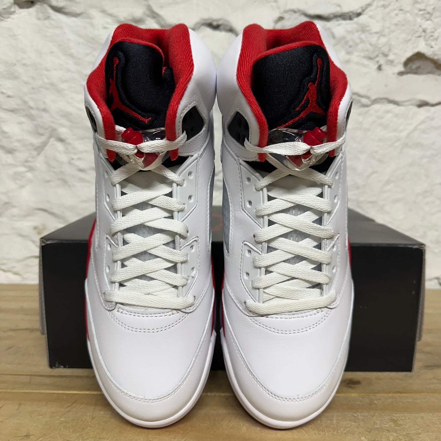 Air Jordan 5 Fire Red Black Tongue (2025) Sz 10 DS