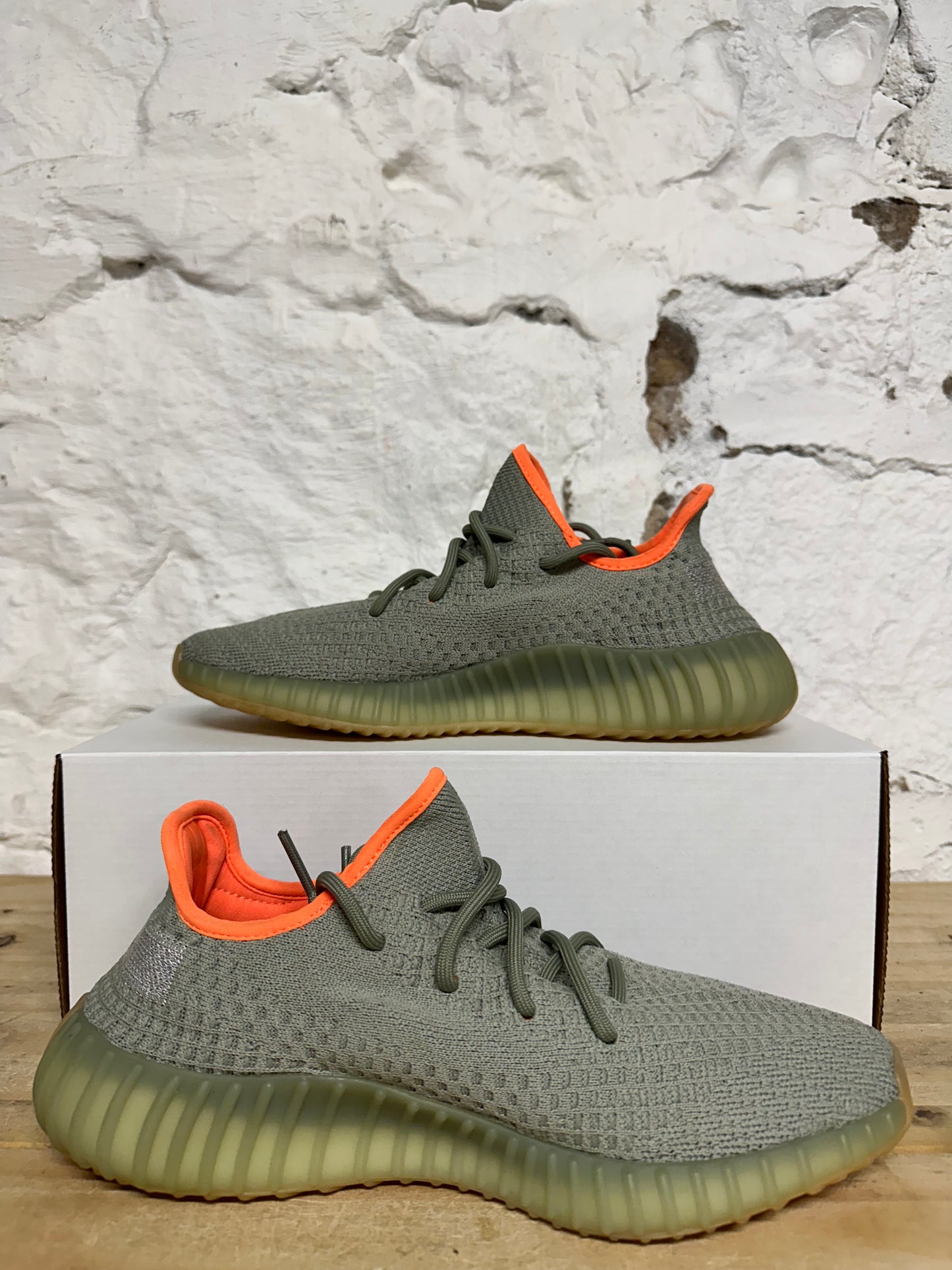 Yeezy 350 V2 Desert Sage Sz 9