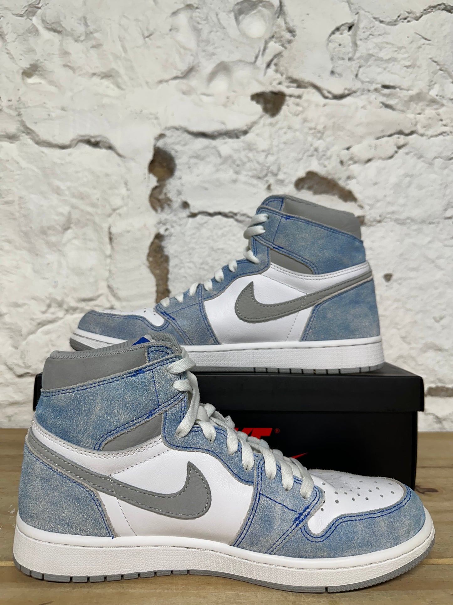 Air Jordan 1 High Hyper Royal Sz 9