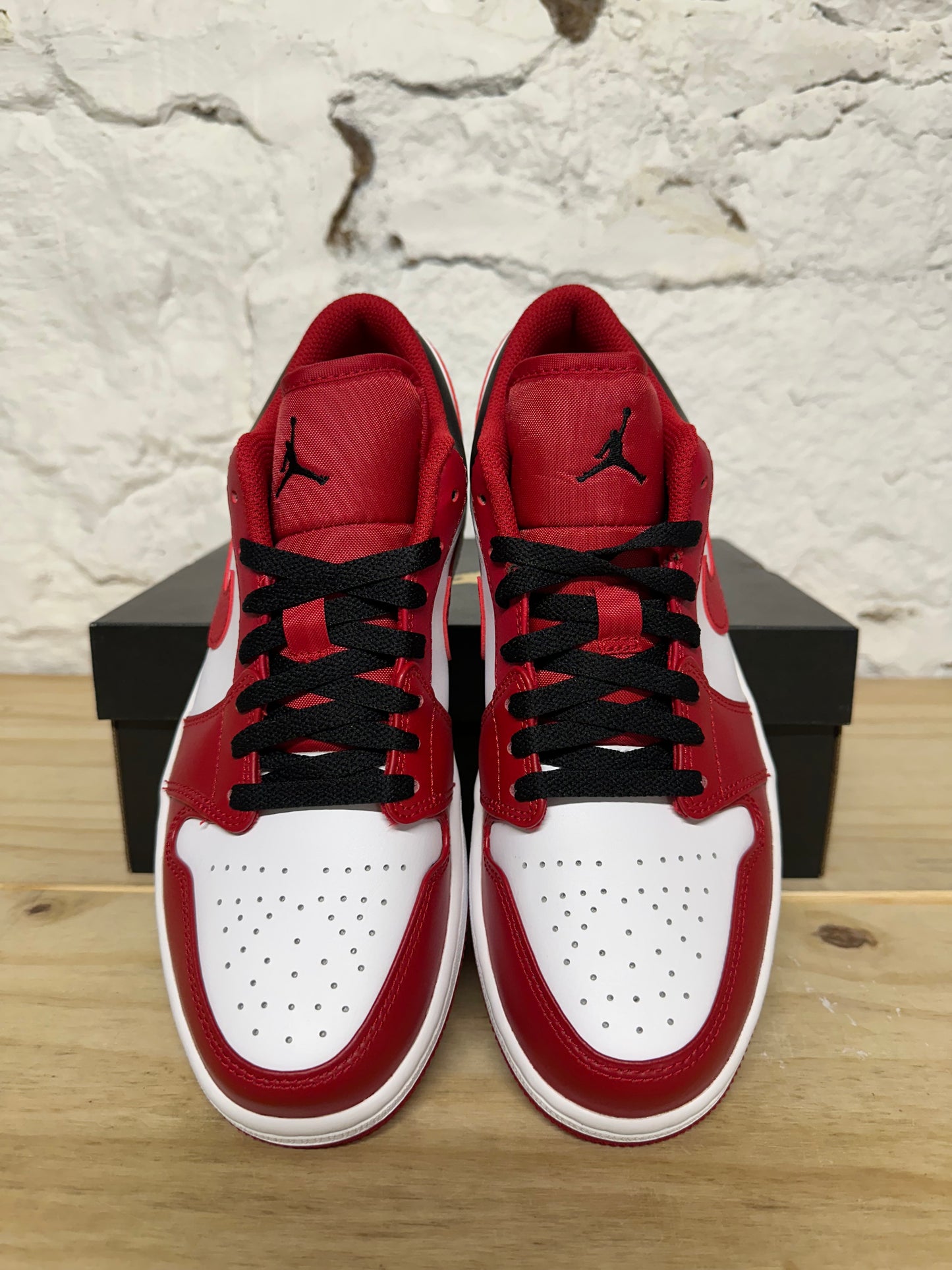 Air Jordan 1 Low Bulls Sz 9 DS