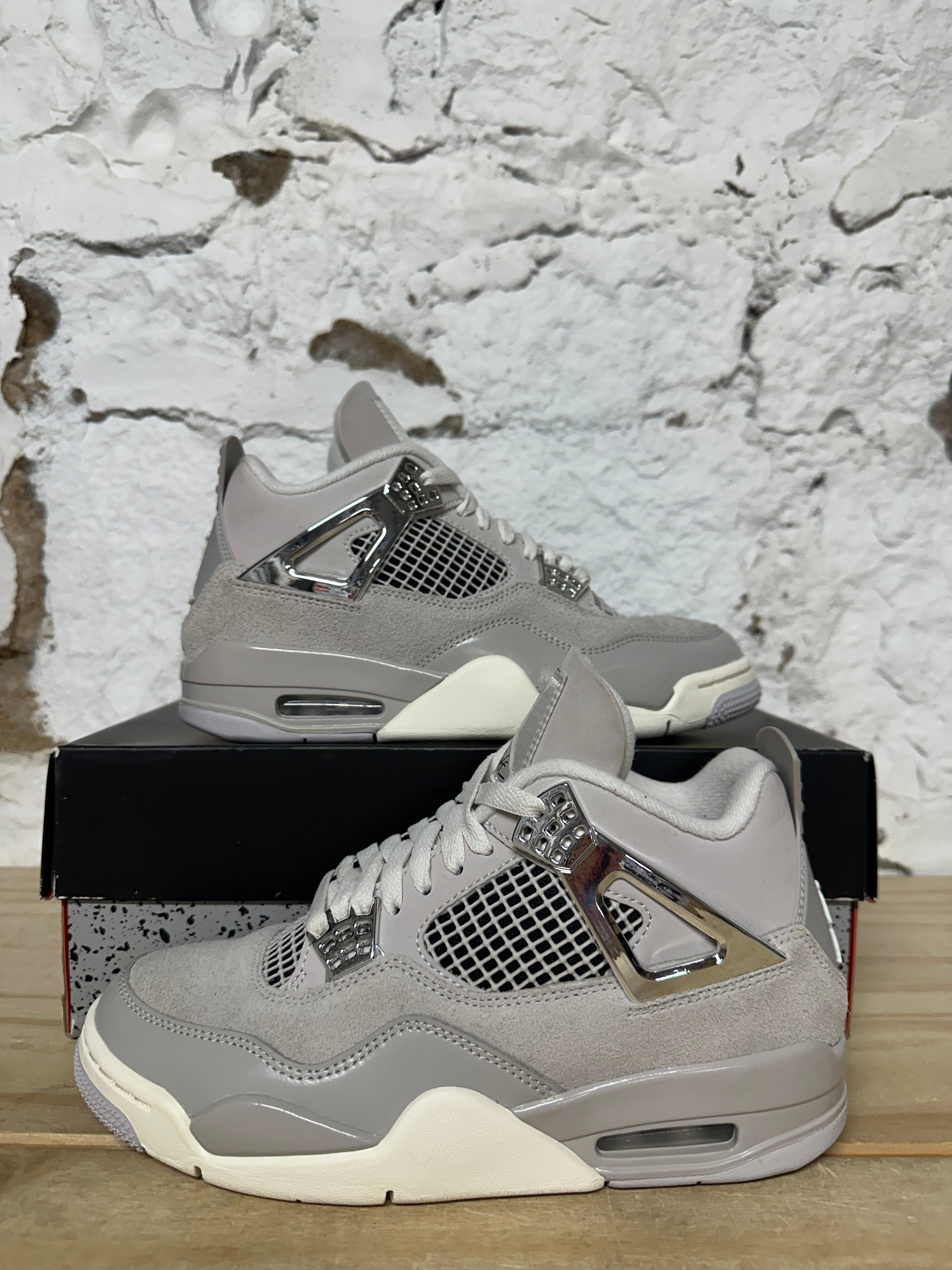 Air Jordan 4 Frozen Moments Sz 5.5 (7W)