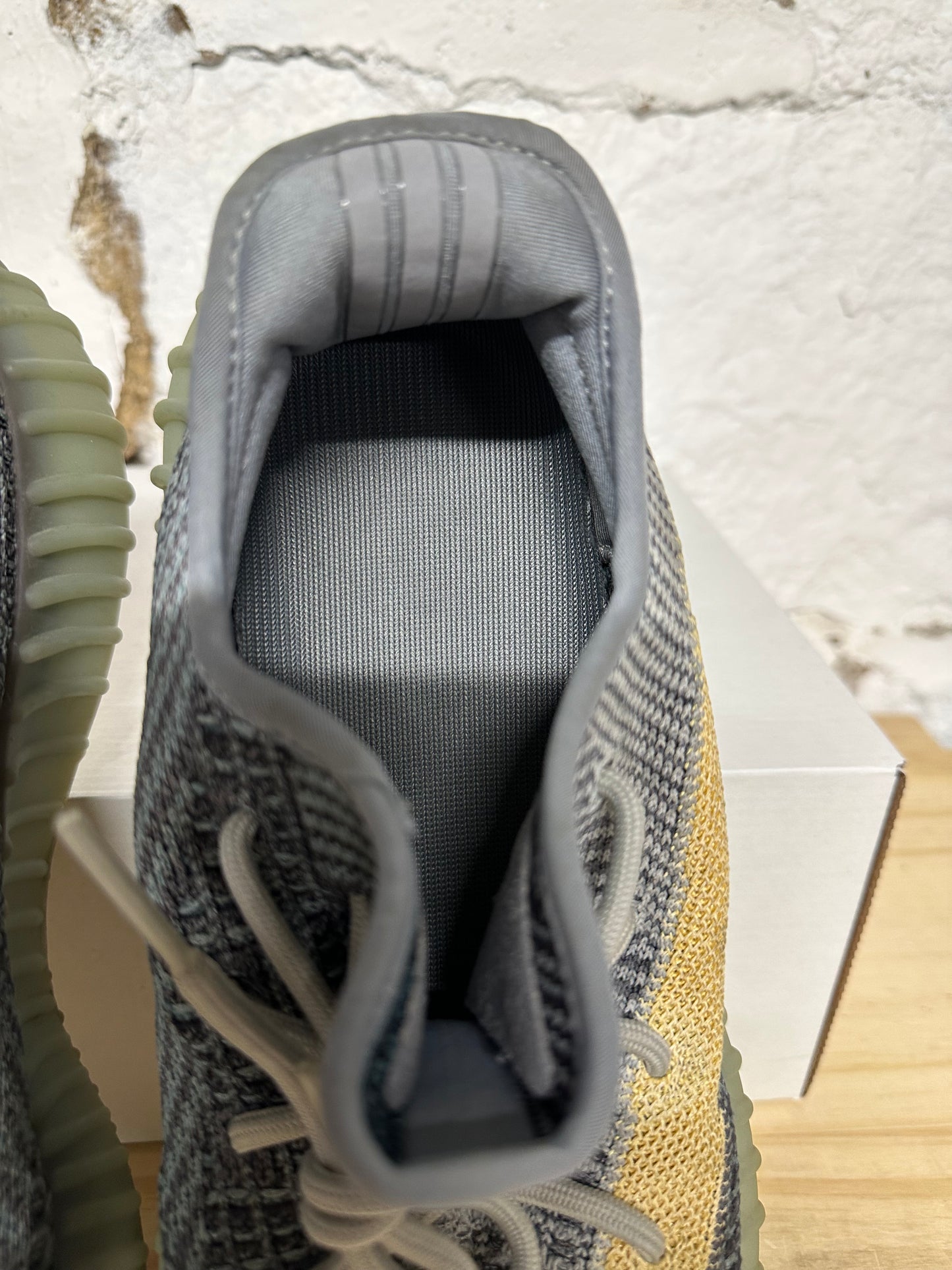 Yeezy 350 V2 Ash Blue Sz 10