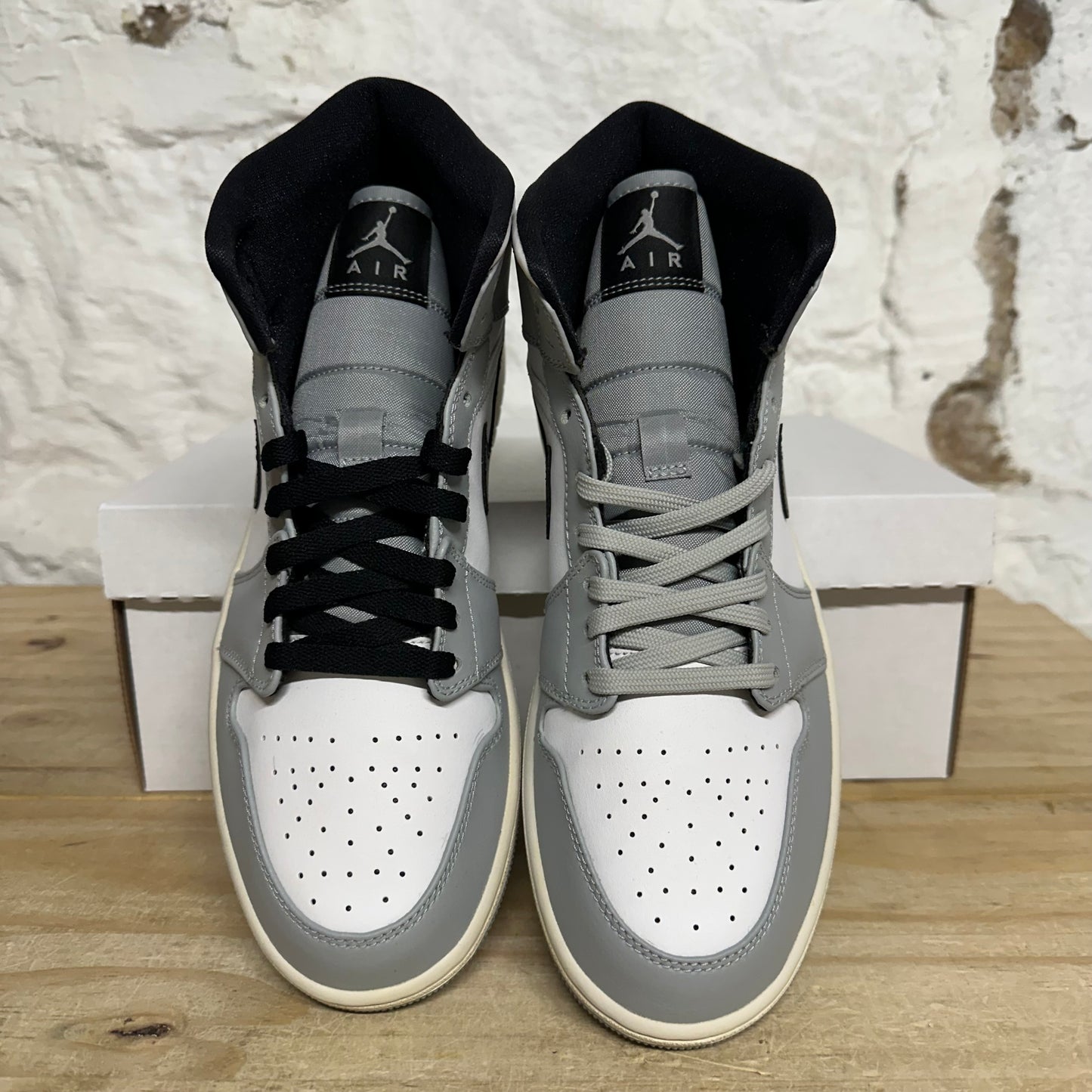 Air Jordan 1 Mid Smoke Grey Sz 9 DS