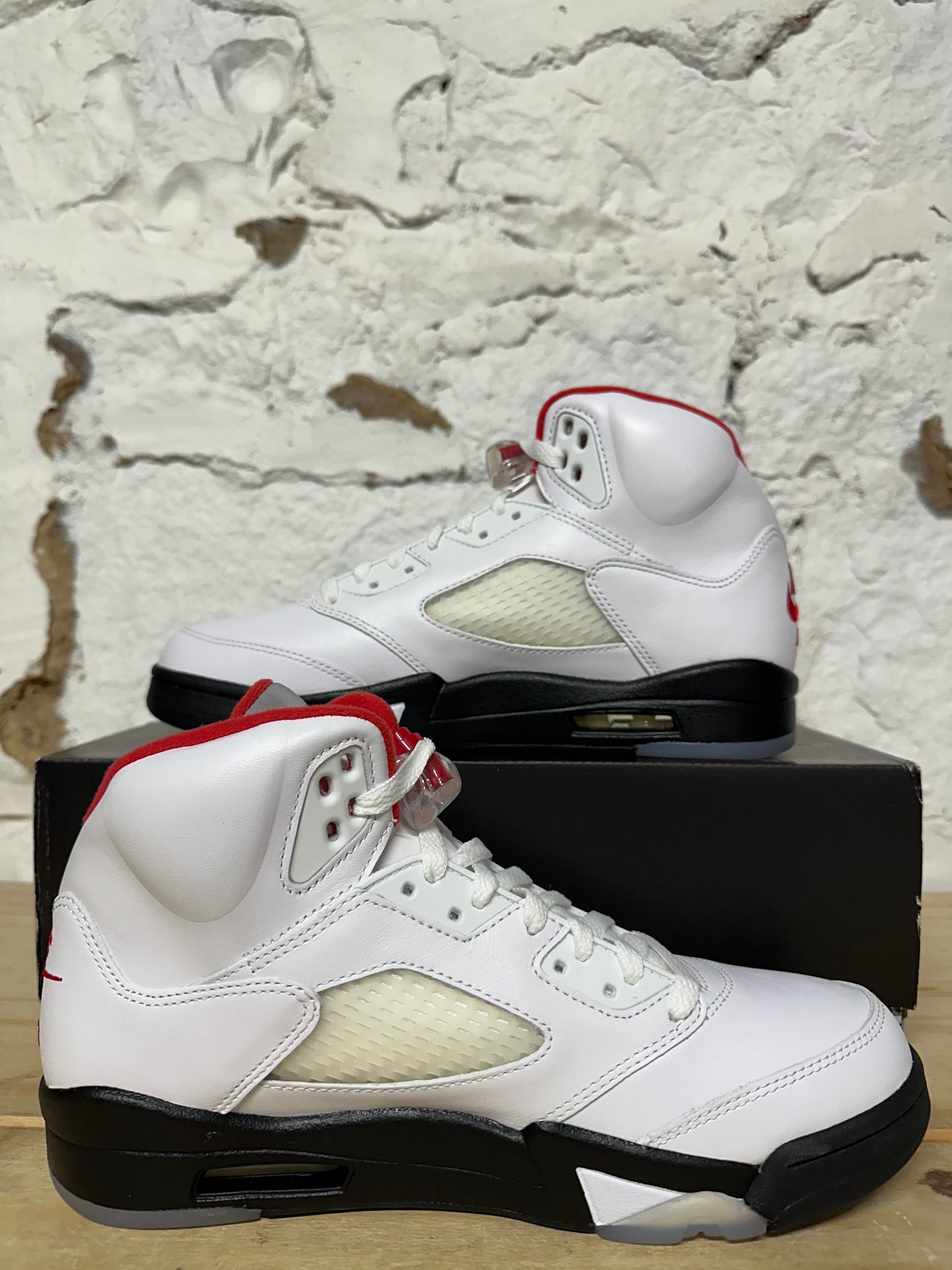 Air Jordan 5 Fire Red Silver Tongue Sz 8.5 DS