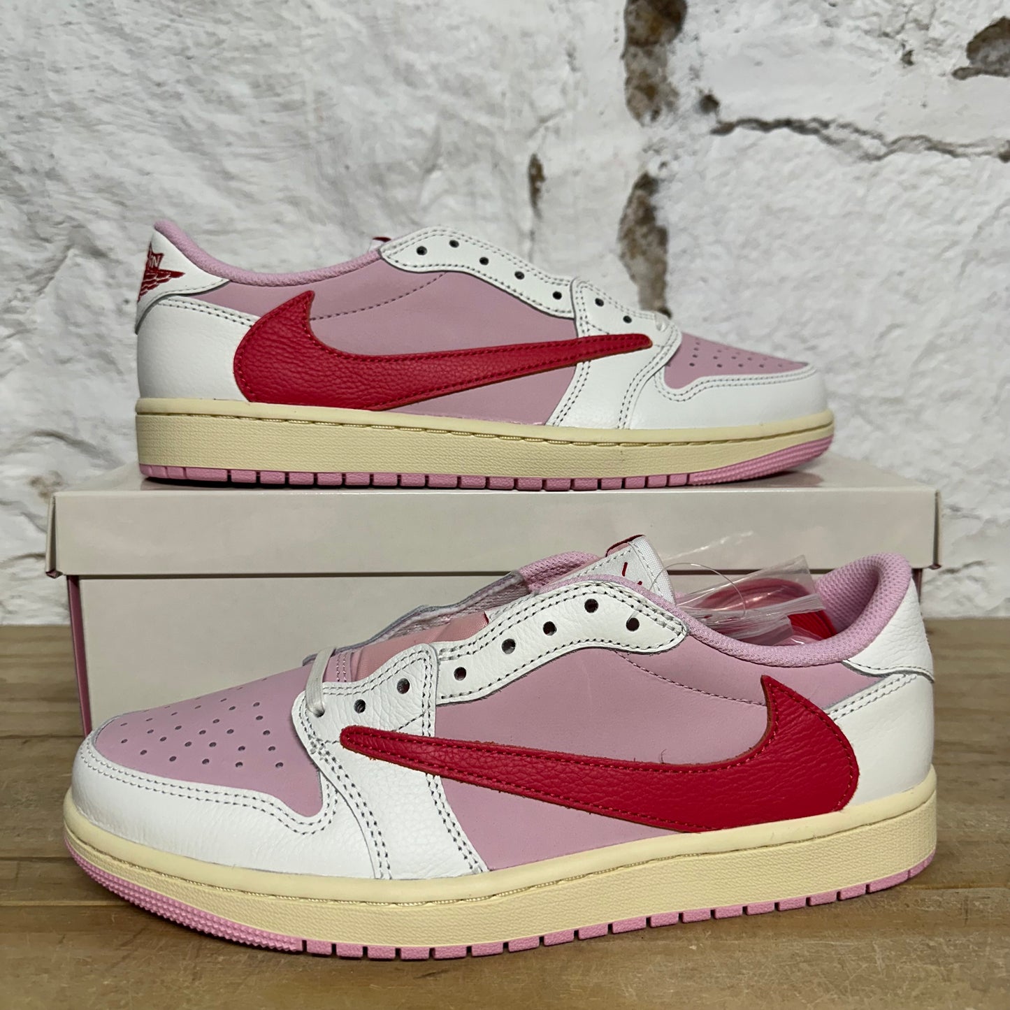 Air Jordan 1 Low Travis Scott Tropical Pink Sz 9 DS