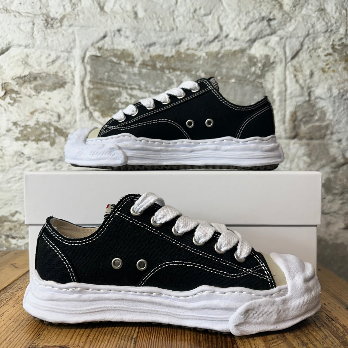 Maison Mihara Black White Hank Sneaker Sz 7 (40)