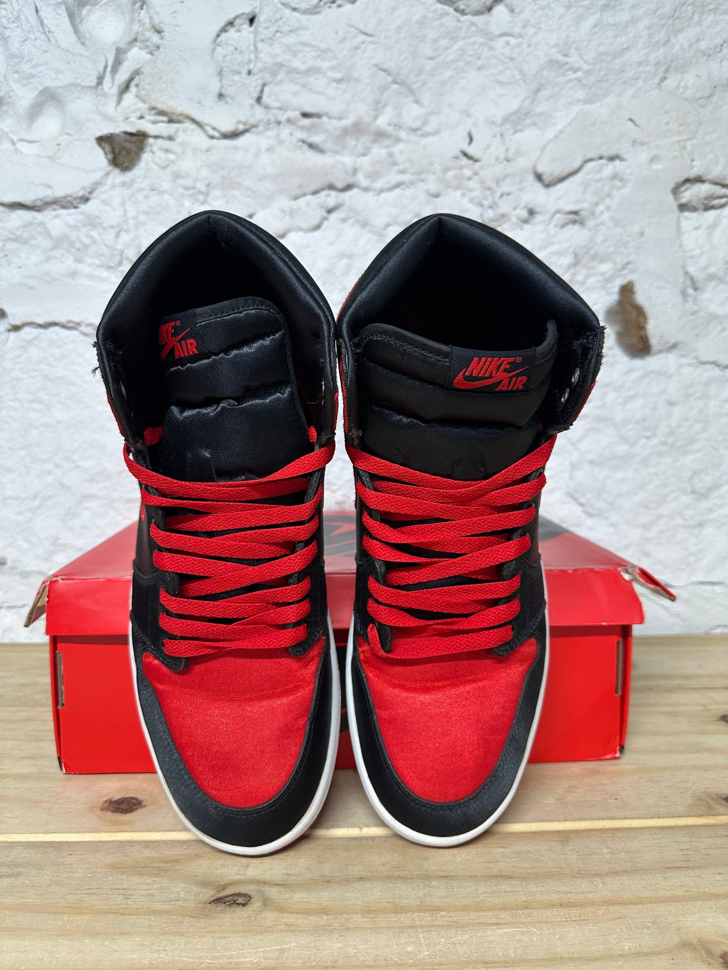 Air Jordan 1 High Satin Bred Sz 10.5 (12W)