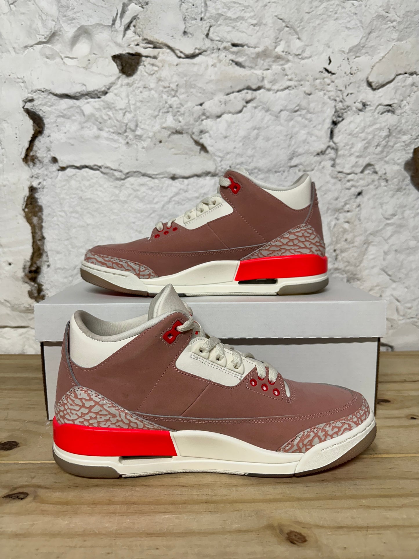 Air Jordan 3 Rust Pink Sz 8 (9.5W)