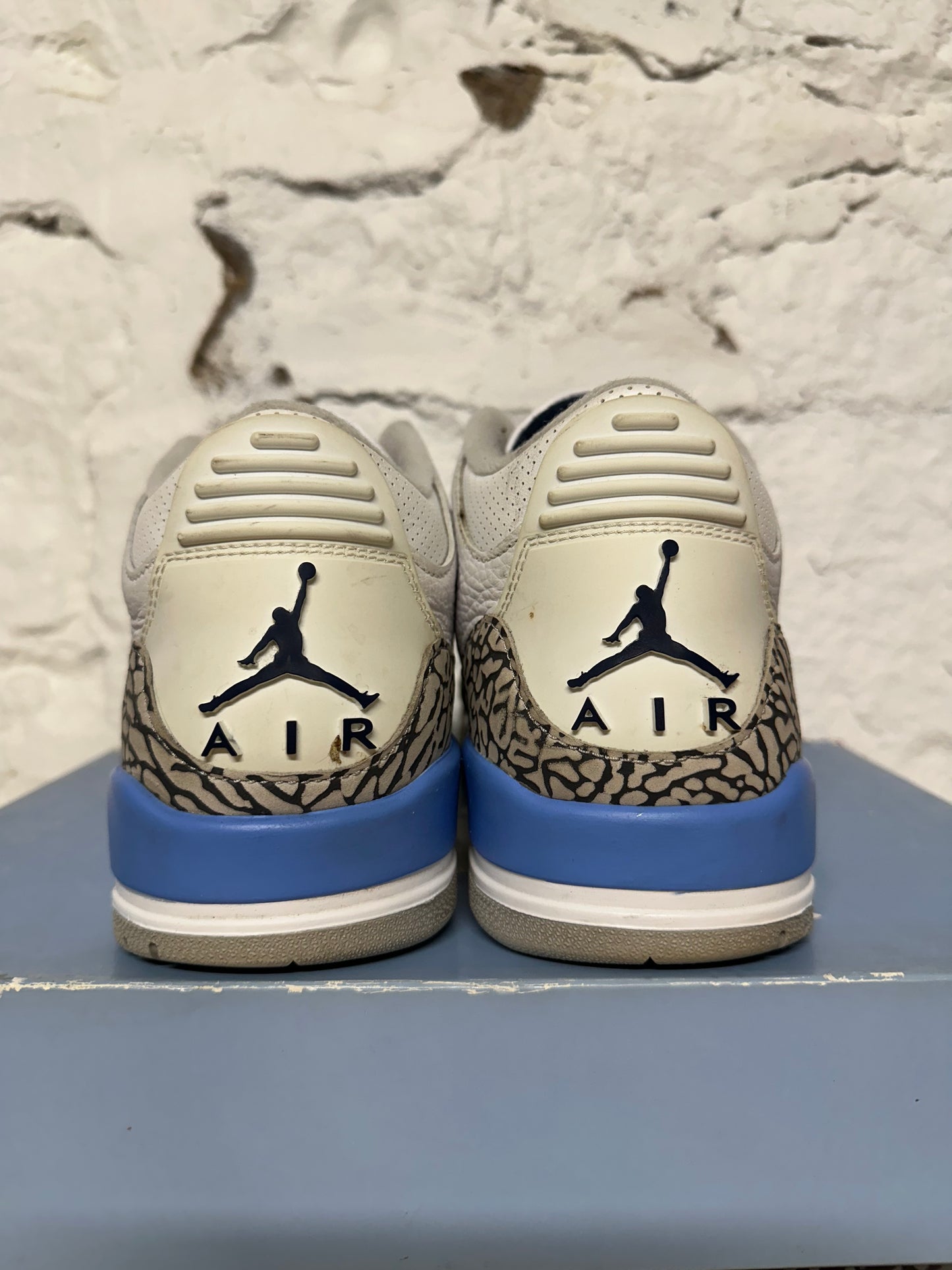 Air Jordan 3 UNC Sz 10