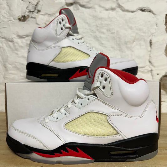 Air Jordan 5 Fire Red Silver Tongue (2020) Sz 9