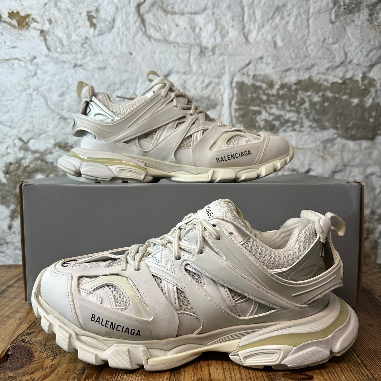 Balenciaga Track Runner Triple White Sneaker Sz 9 (42)