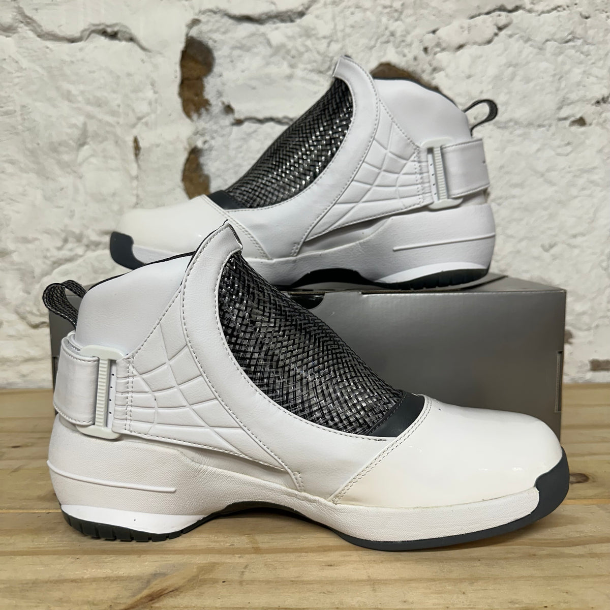 Air Jordan 19 Flint (2004) Sz 10 DS