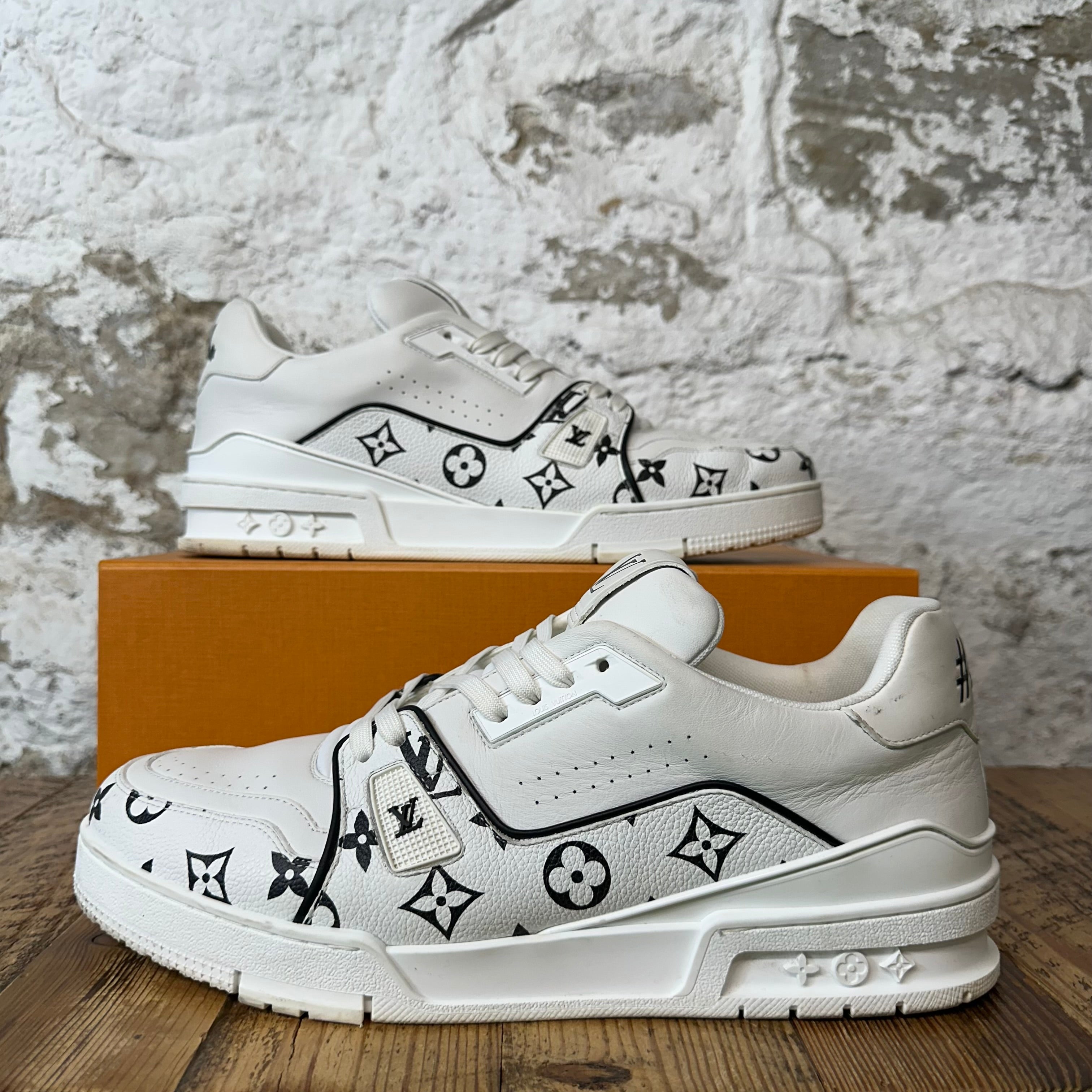 Louis Vuitton Black Monogram White Trainer Sneaker Sz 12 (10.5LV)
