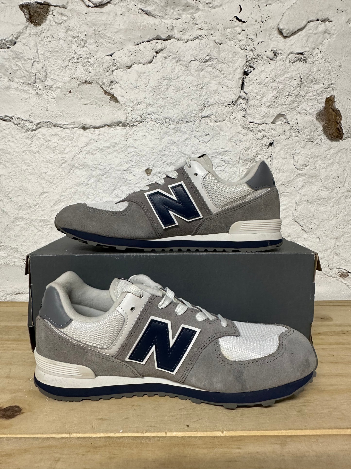 New Balance 574 Grey Navy Sz 6
