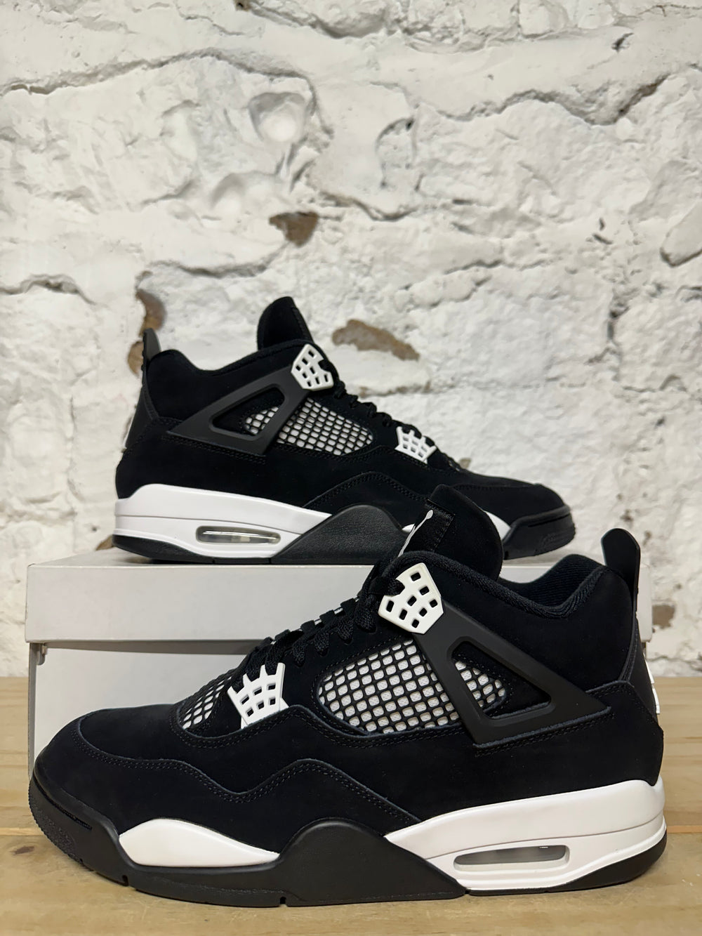 Air Jordan 4 White Thunder Sz 11