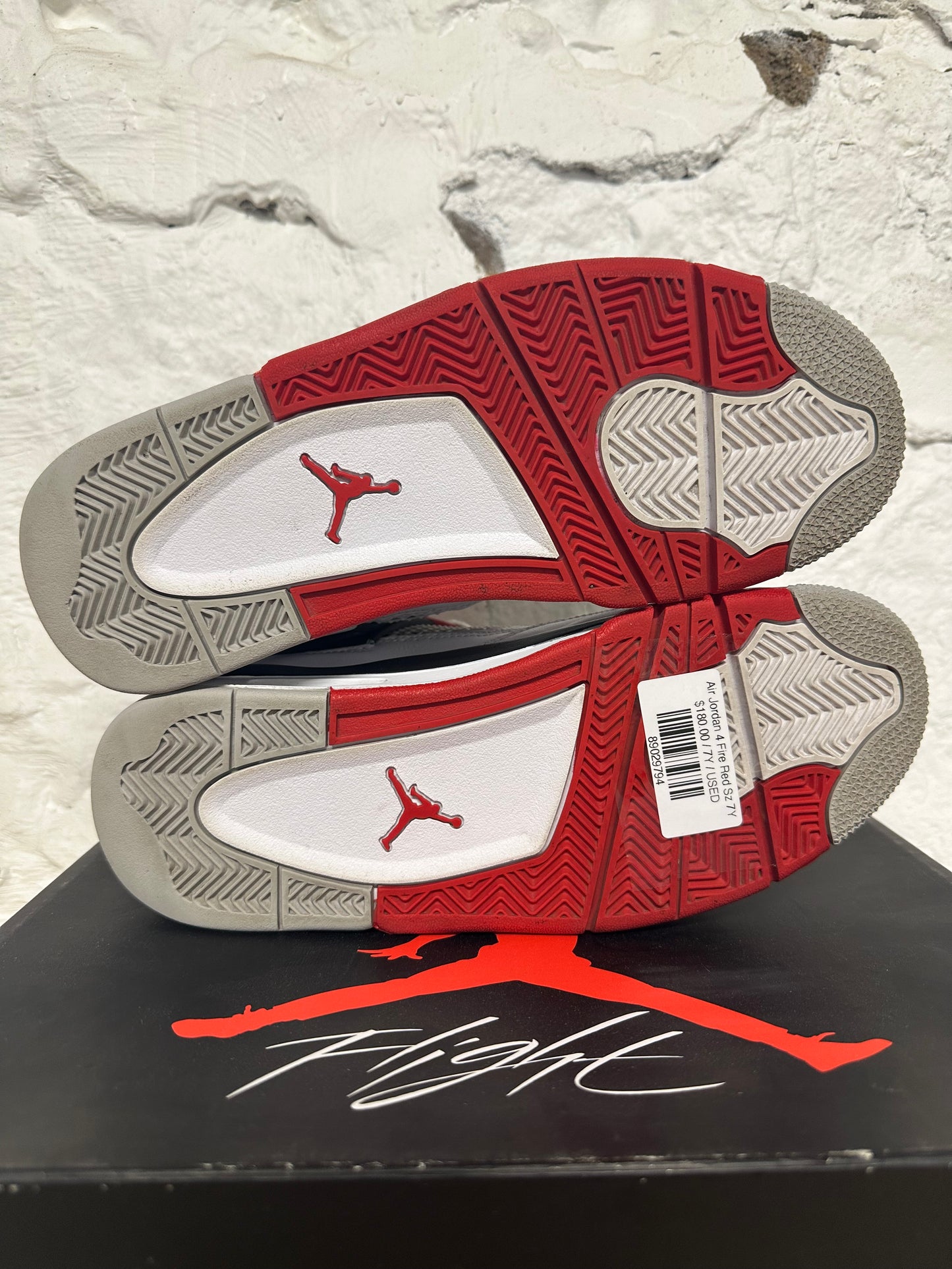 Air Jordan 4 Fire Red Sz 7Y