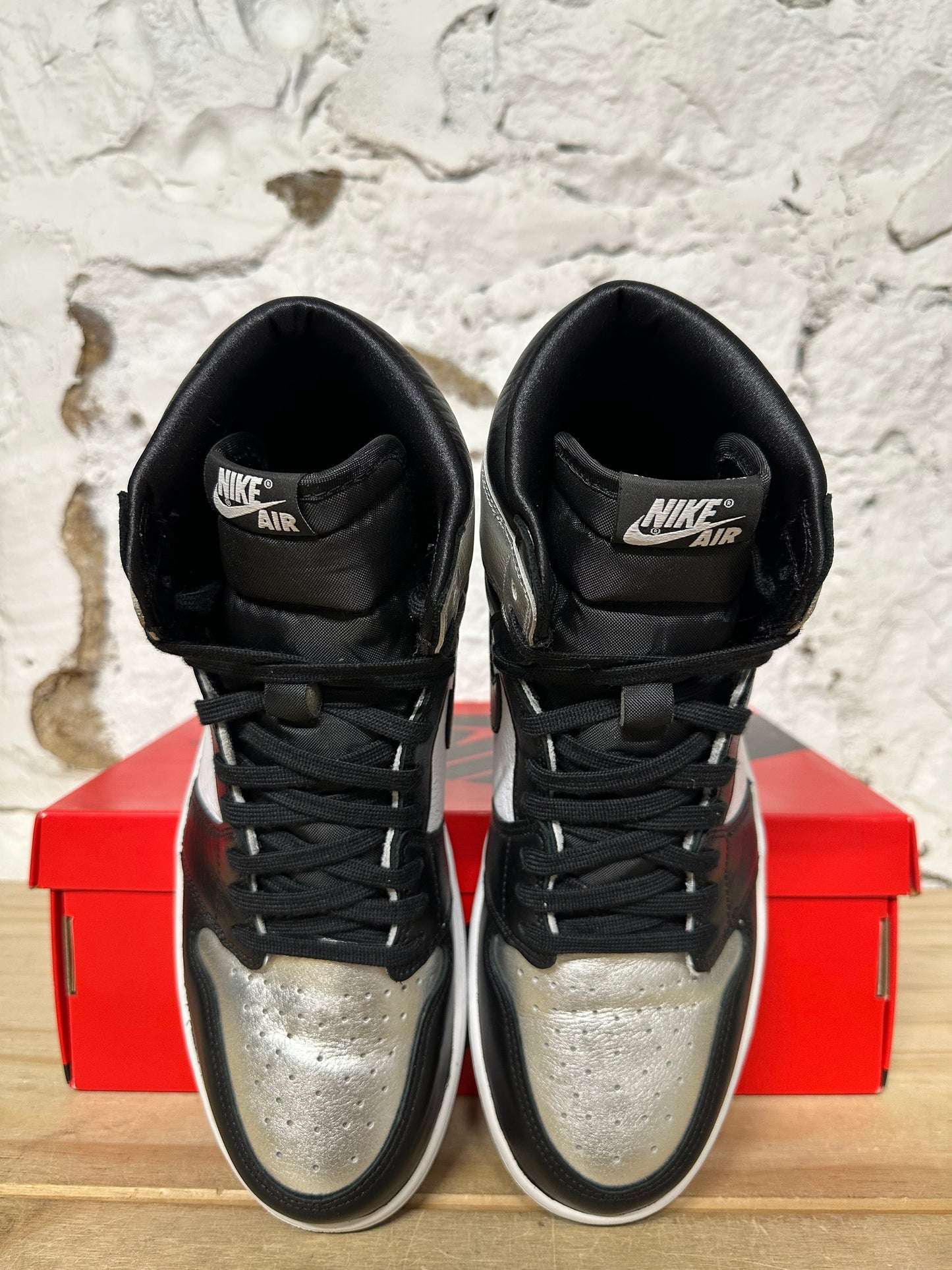 Air Jordan 1 High Silver Toe Sz 10 (11.5W)