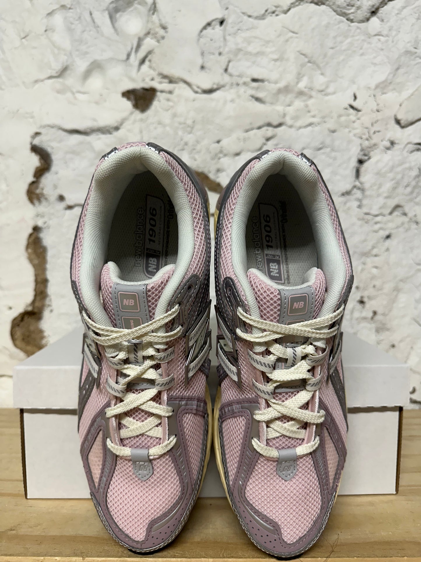 New Balance 1906R Rose Sugar Sz 11
