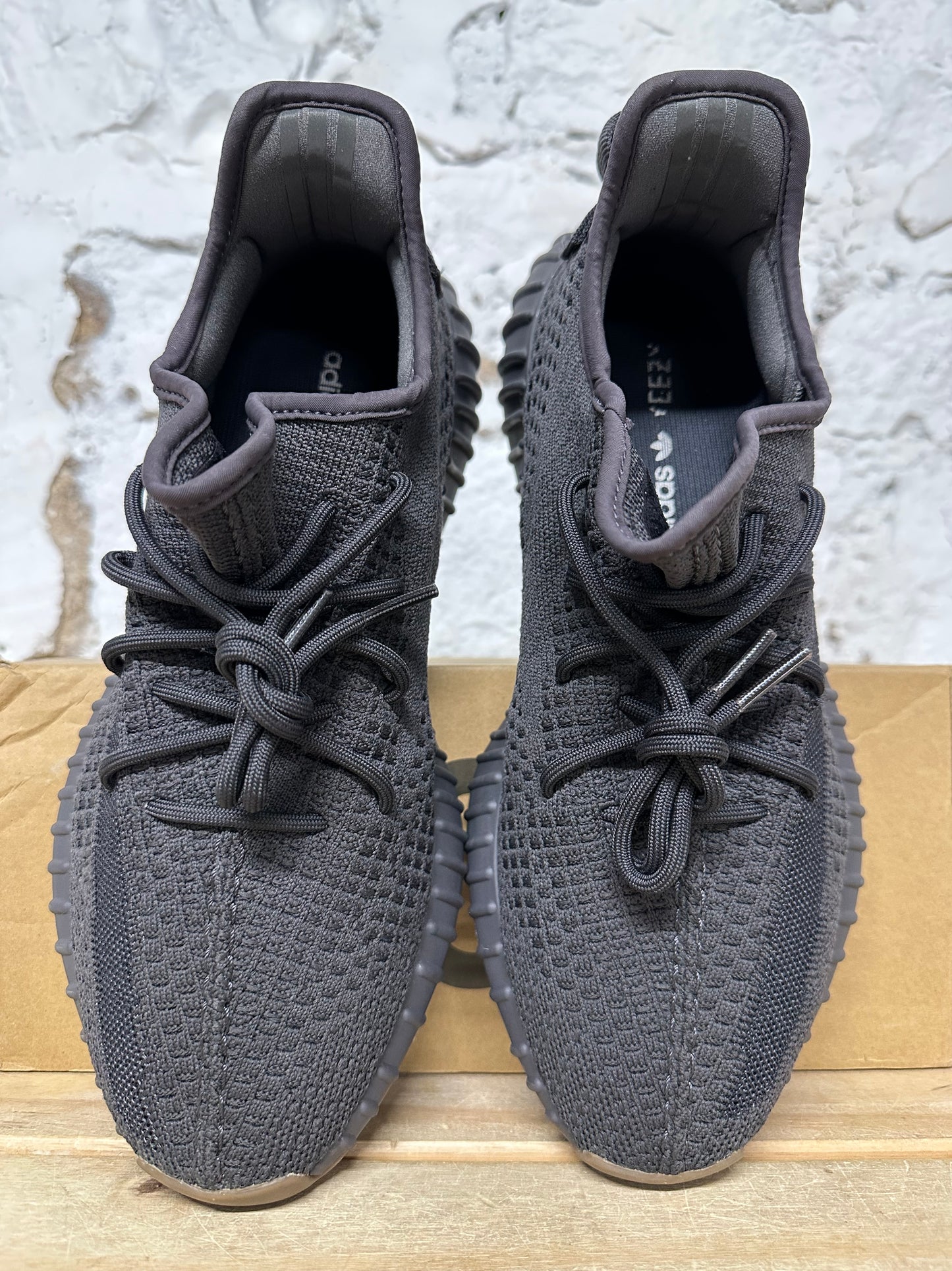 Yeezy 350 V2 Cinder Sz 10.5