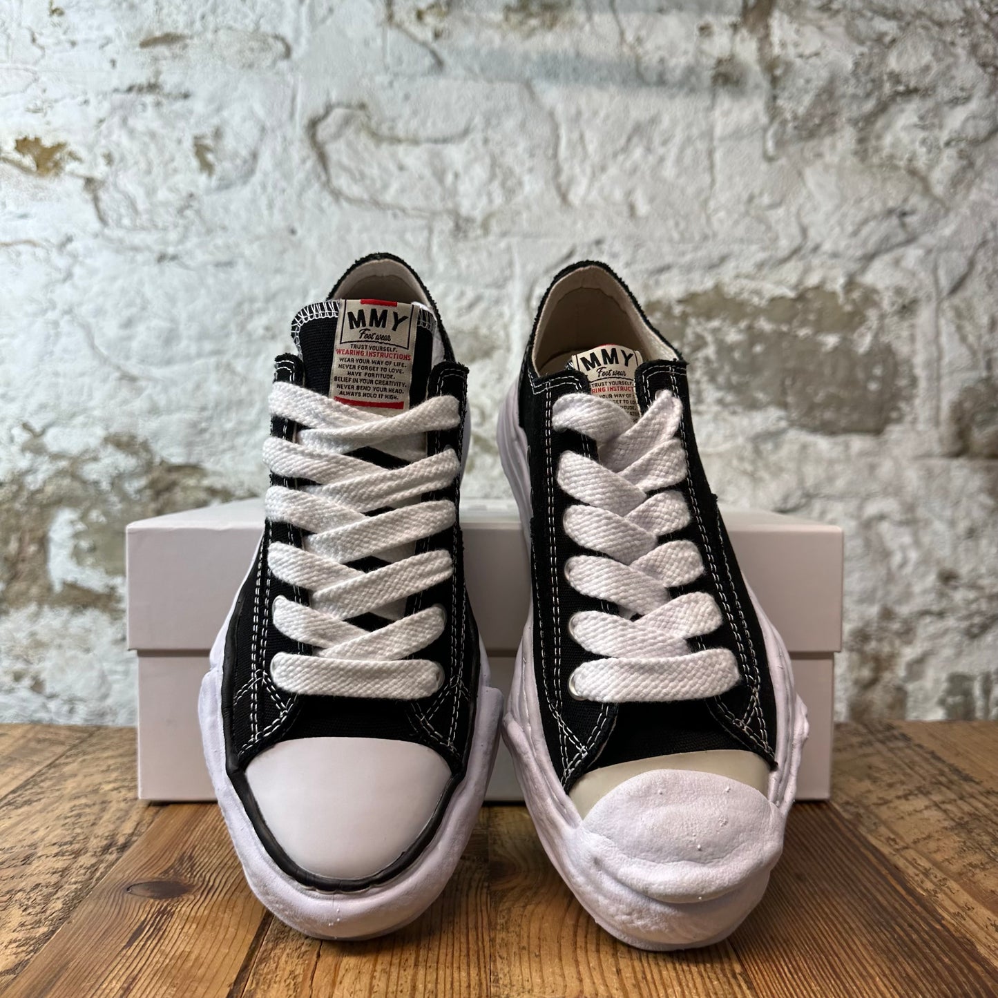 Maison Mihara Black White Sneaker Sz 8 (41) (Mismatched)