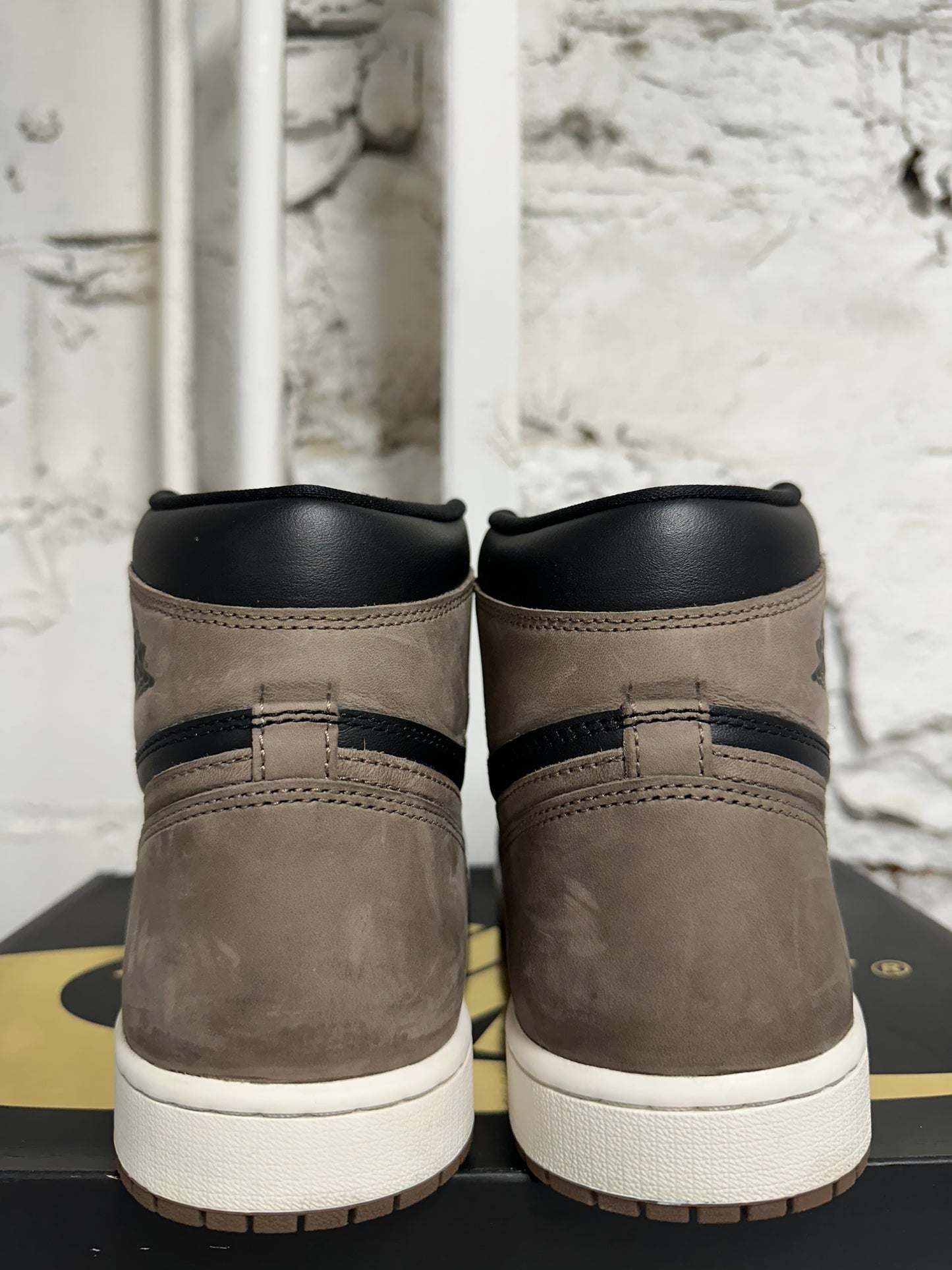 Air Jordan 1 High Palomino Sz 11