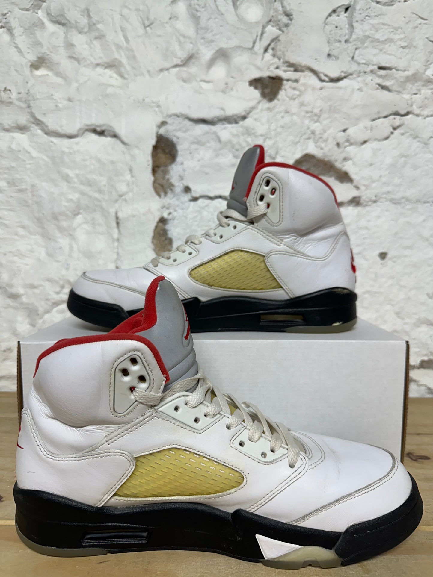 Air Jordan 5 Fire Red Silver Tongue Sz 9.5