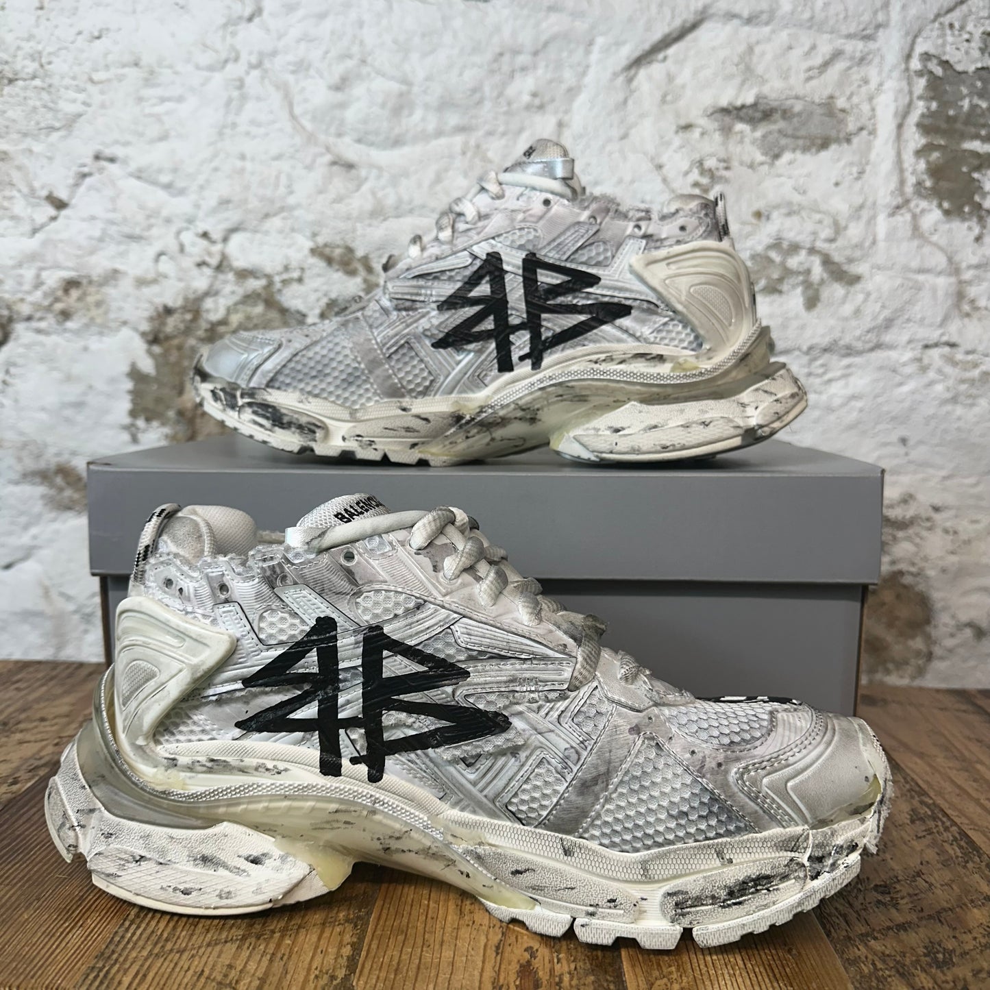 Balenciaga Runner Black Graffiti White Sneaker