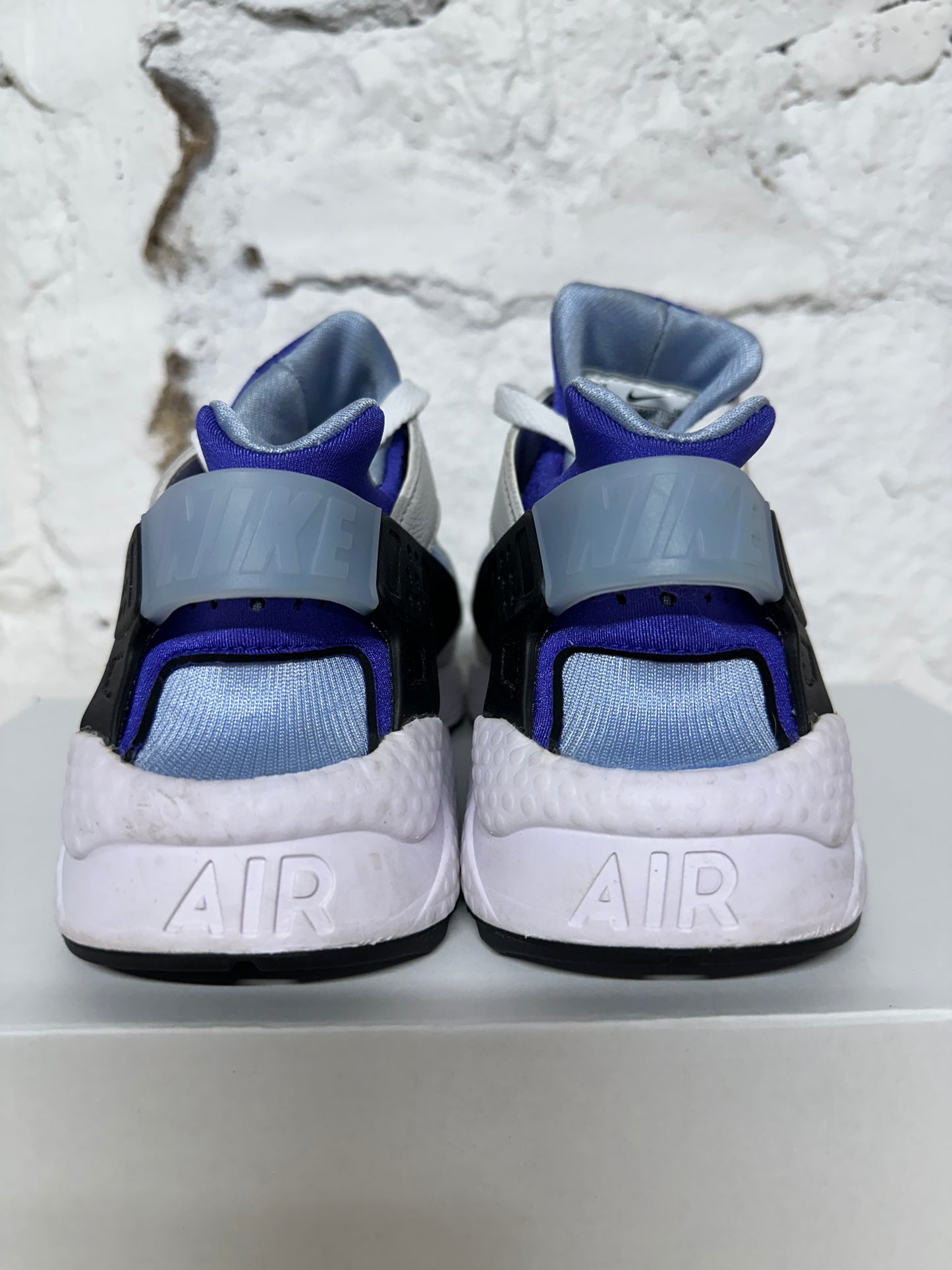 Nike Air Huarache Aluminum Sz 8 (9.5W)