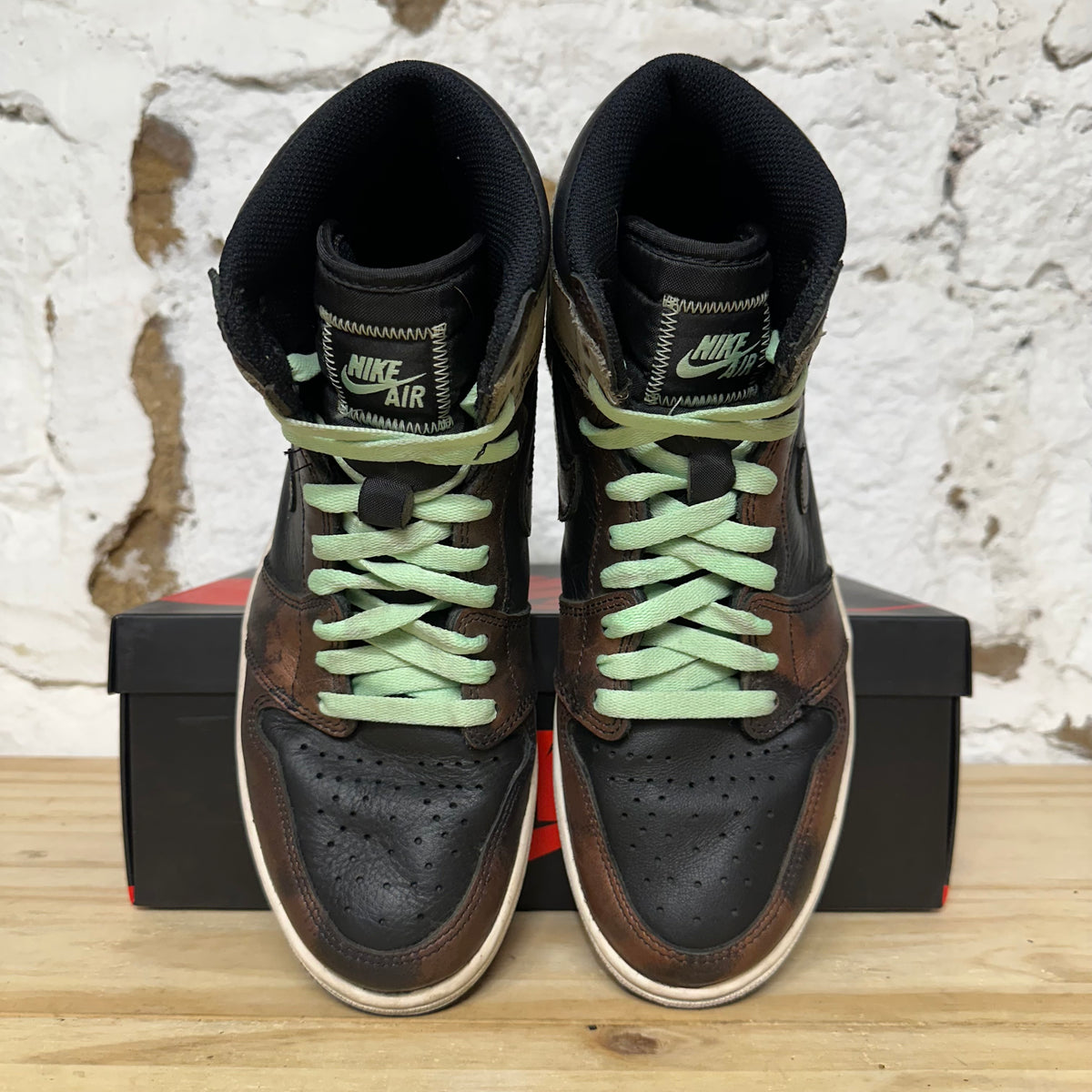 Air Jordan 1 High Shadow Patina Sz 9