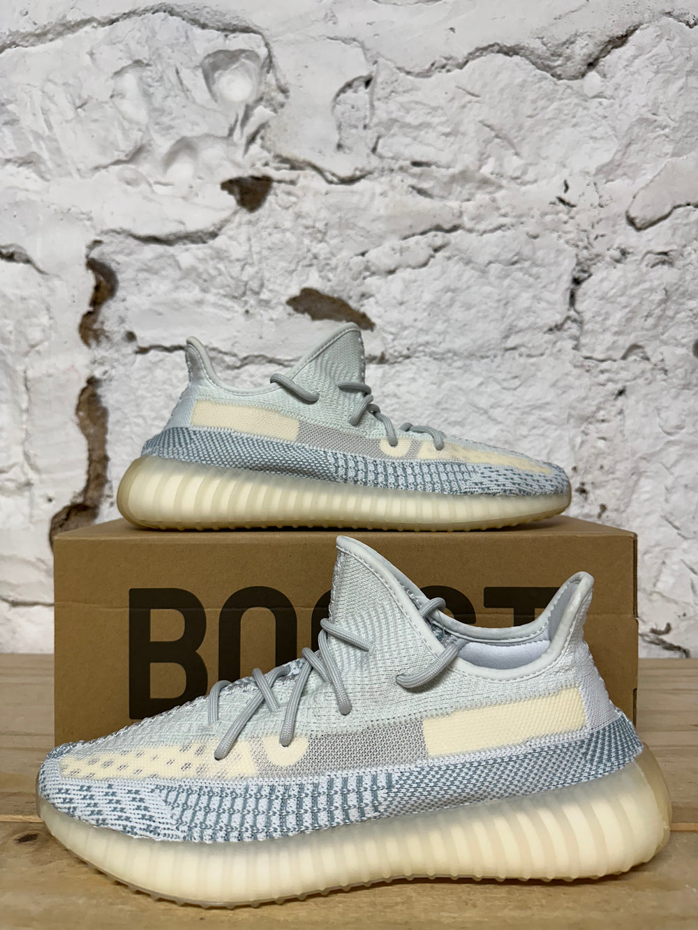 Yeezy 350 V2 Cloud White Sz 9.5 DS