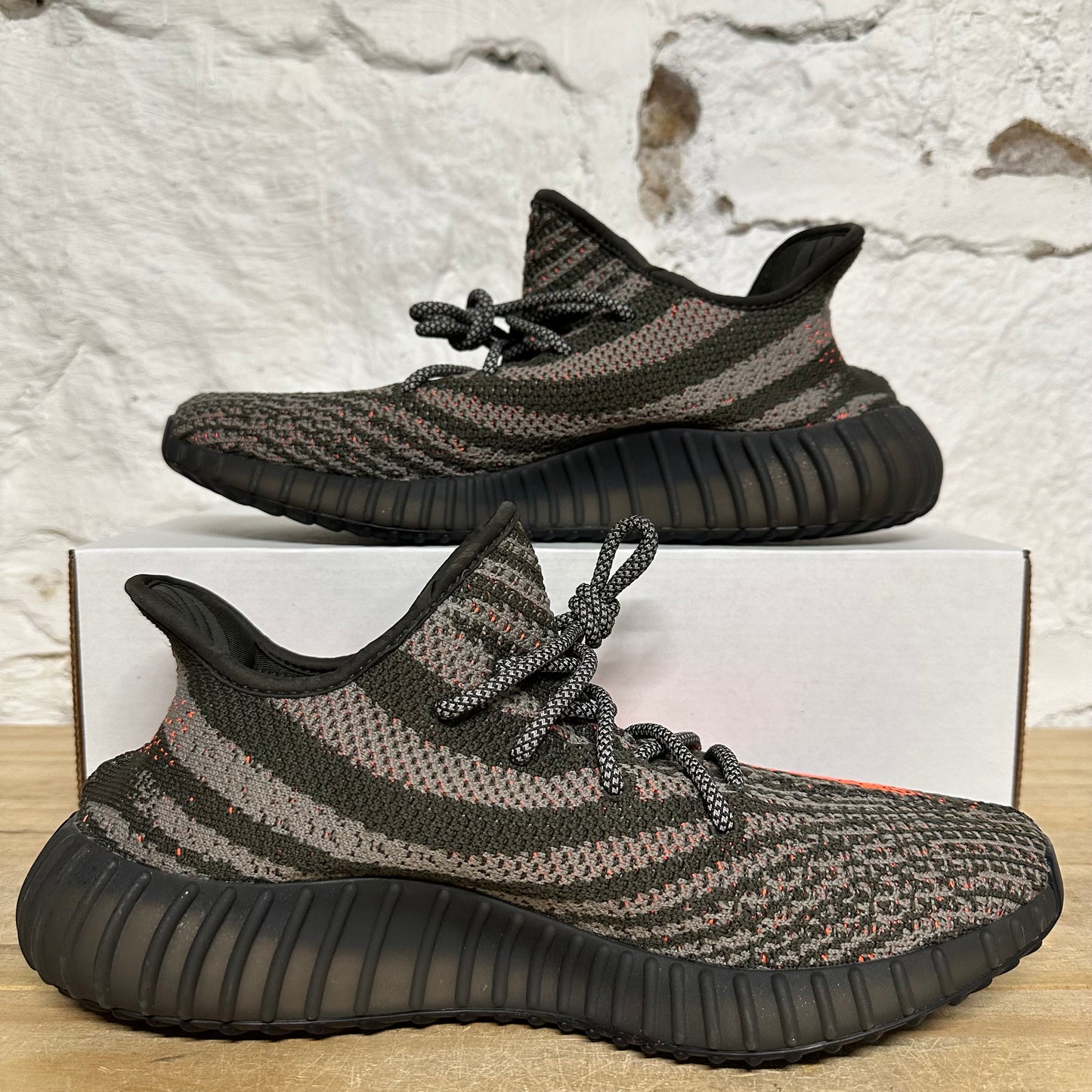 Yeezy 350 V2 Carbon Beluga Sz 10.5