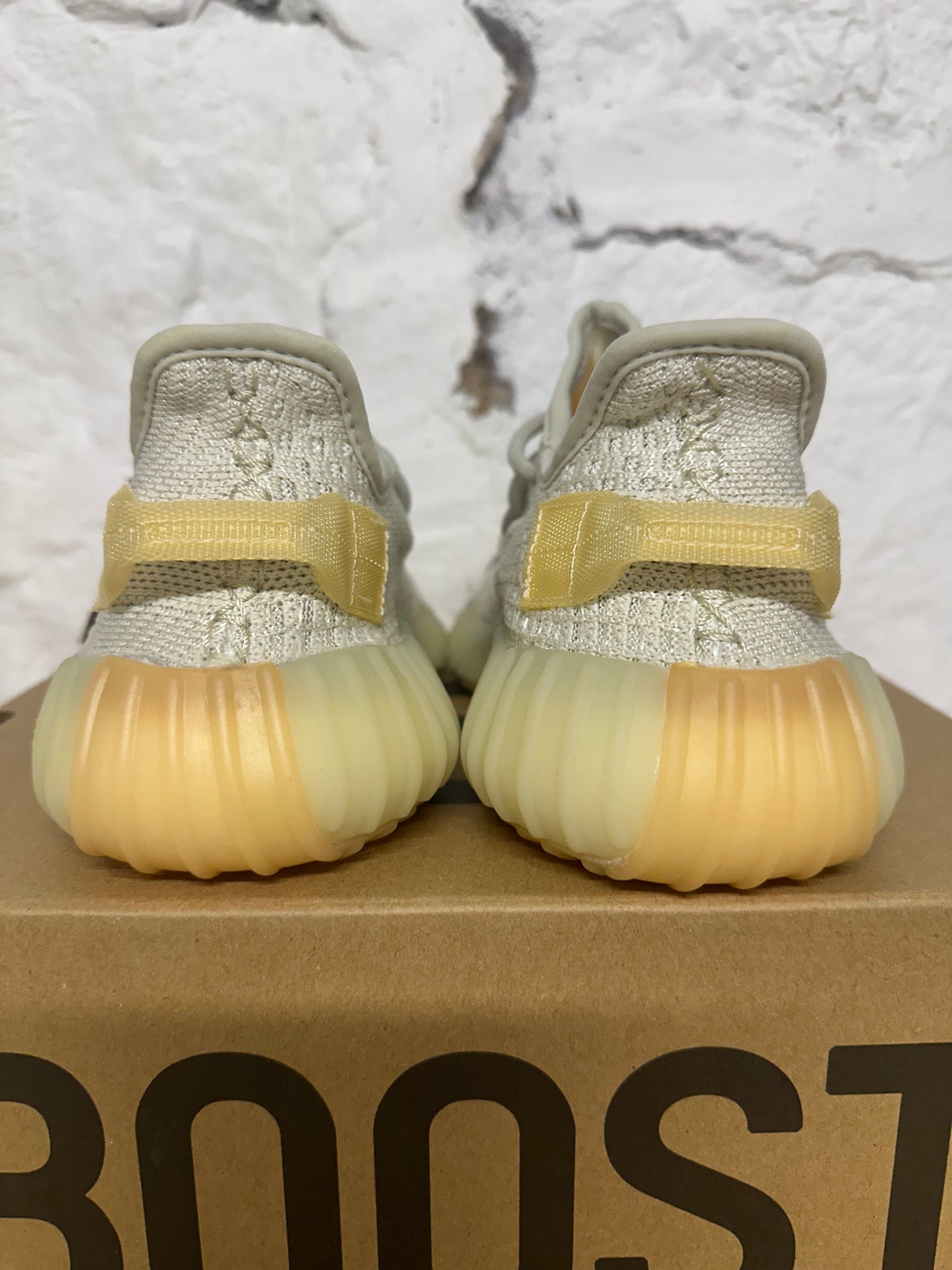 Yeezy 350 V2 Light Sz 4 DS