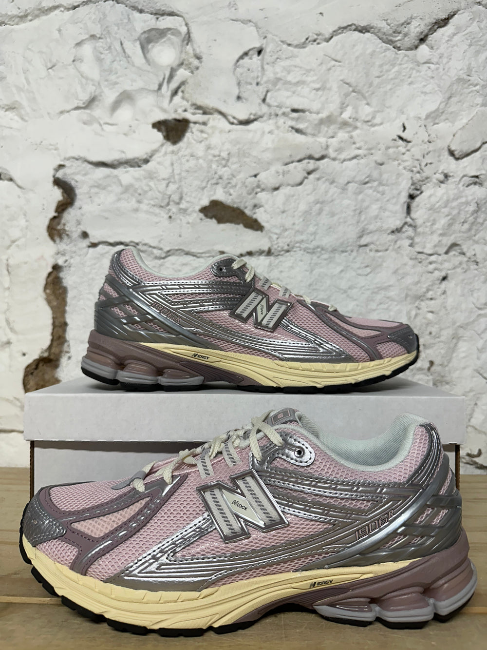 New Balance 1906R Rose Sugar Sz 11