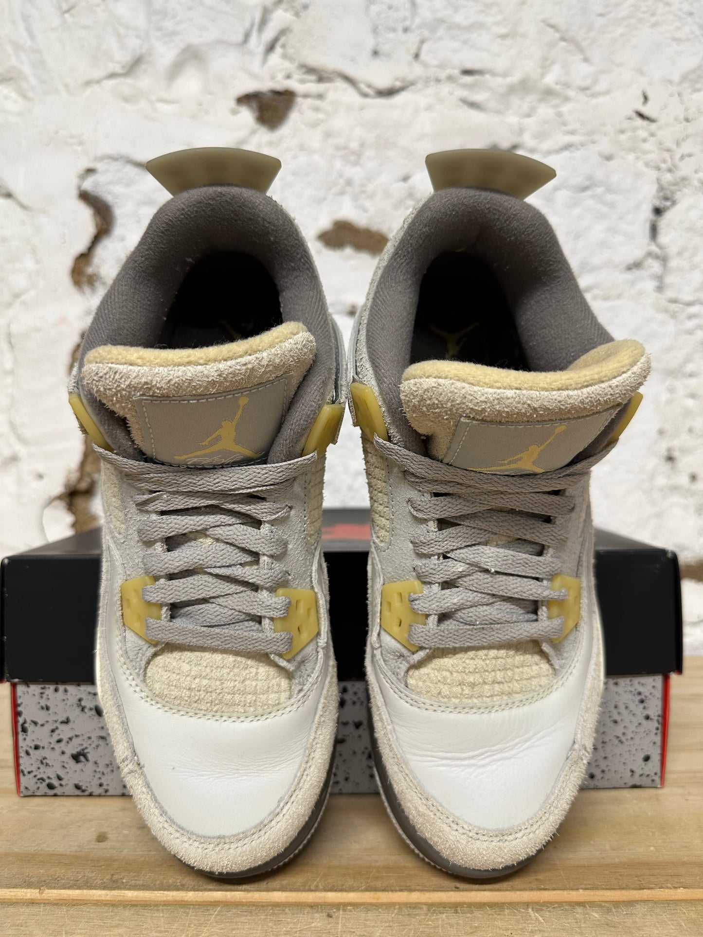 Air Jordan 4 Craft Photon Dust Sz 6Y