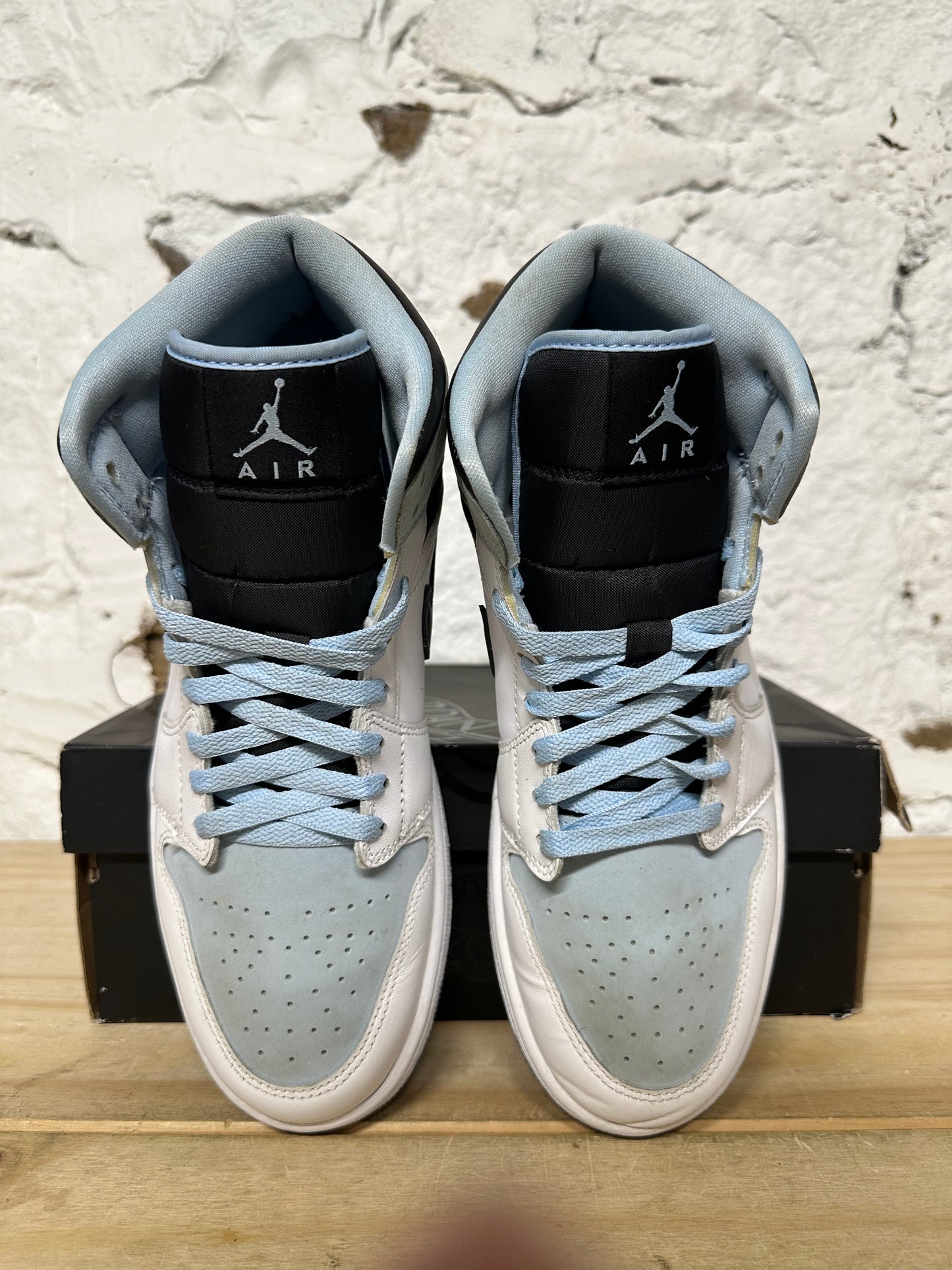 Air Jordan 1 Mid Ice Blue Sz 9