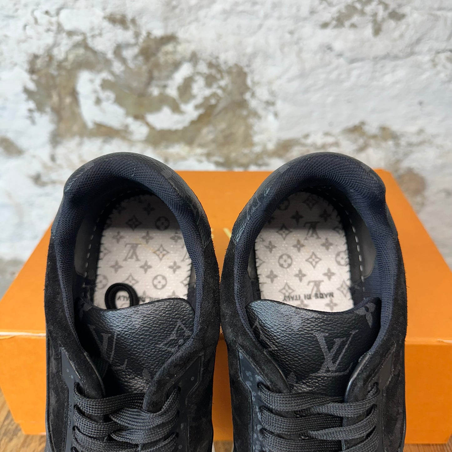 Louis Vuiitton Graphite Trainer Sz 10.5 (9LV) (No Insoles)