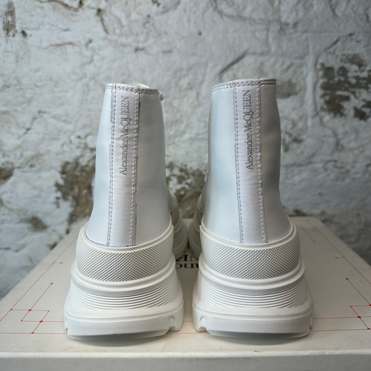 Alexander Mcqueen White Tread Boot Sz 9 (42) DS