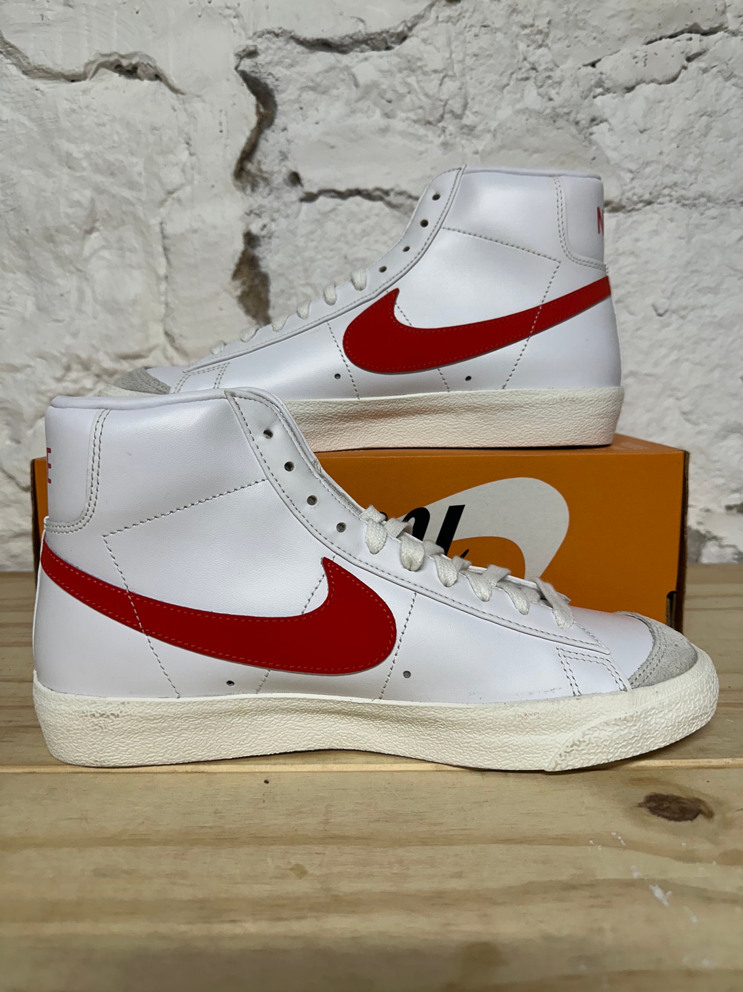 Nike Blazer Mid Habanero Red Sz 9 (10.5W) DS