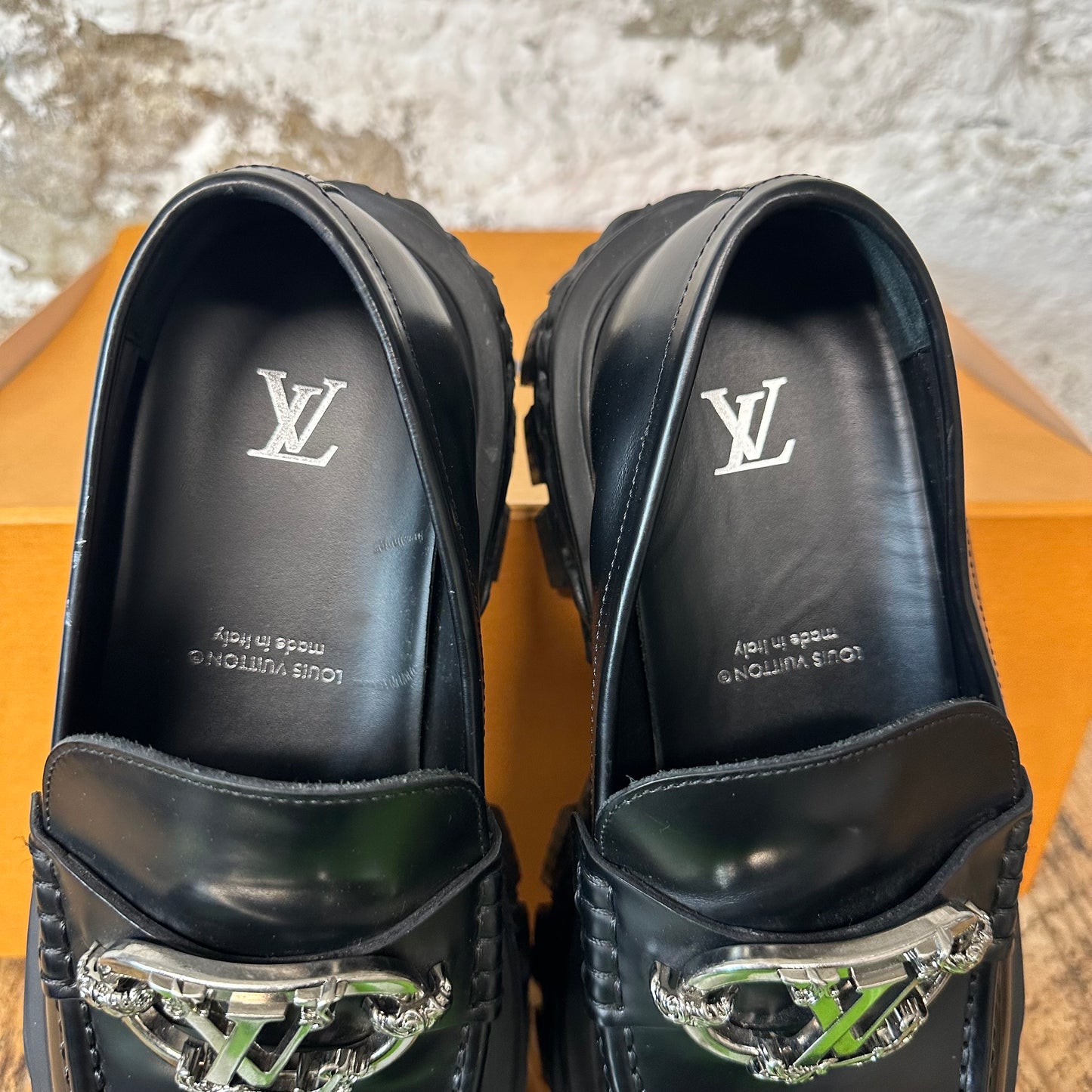 Louis Vuitton Black Baroque Loafer Sz 9.5 (8LV)