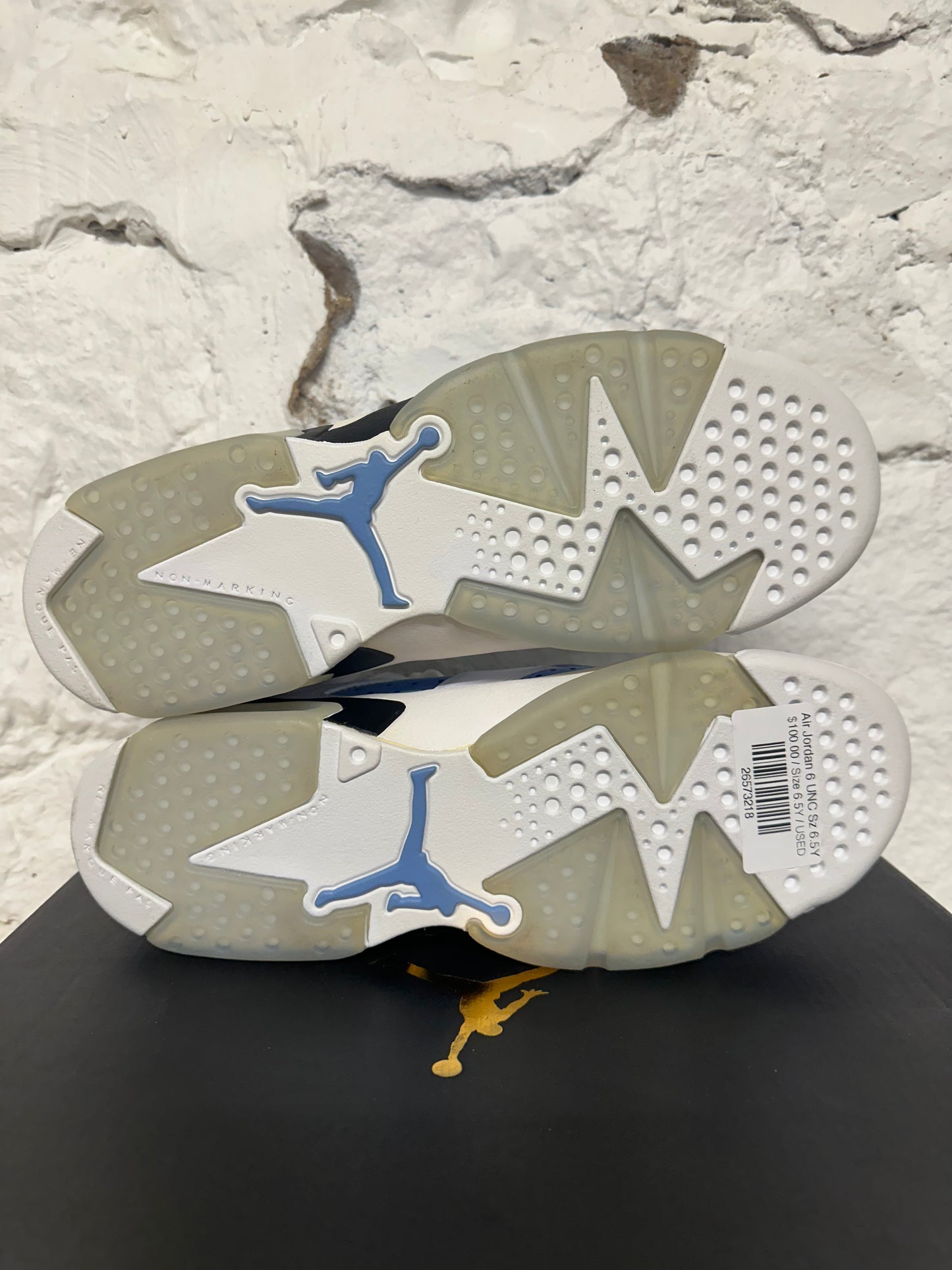 Air Jordan 6 UNC White Sz 6.5Y